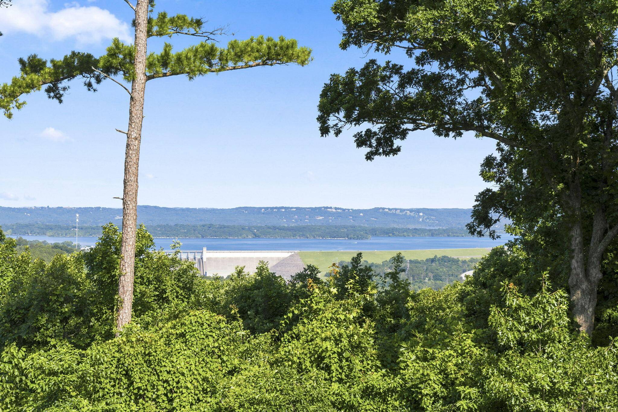 464 Table Rock Heights, Hollister, MO 65672