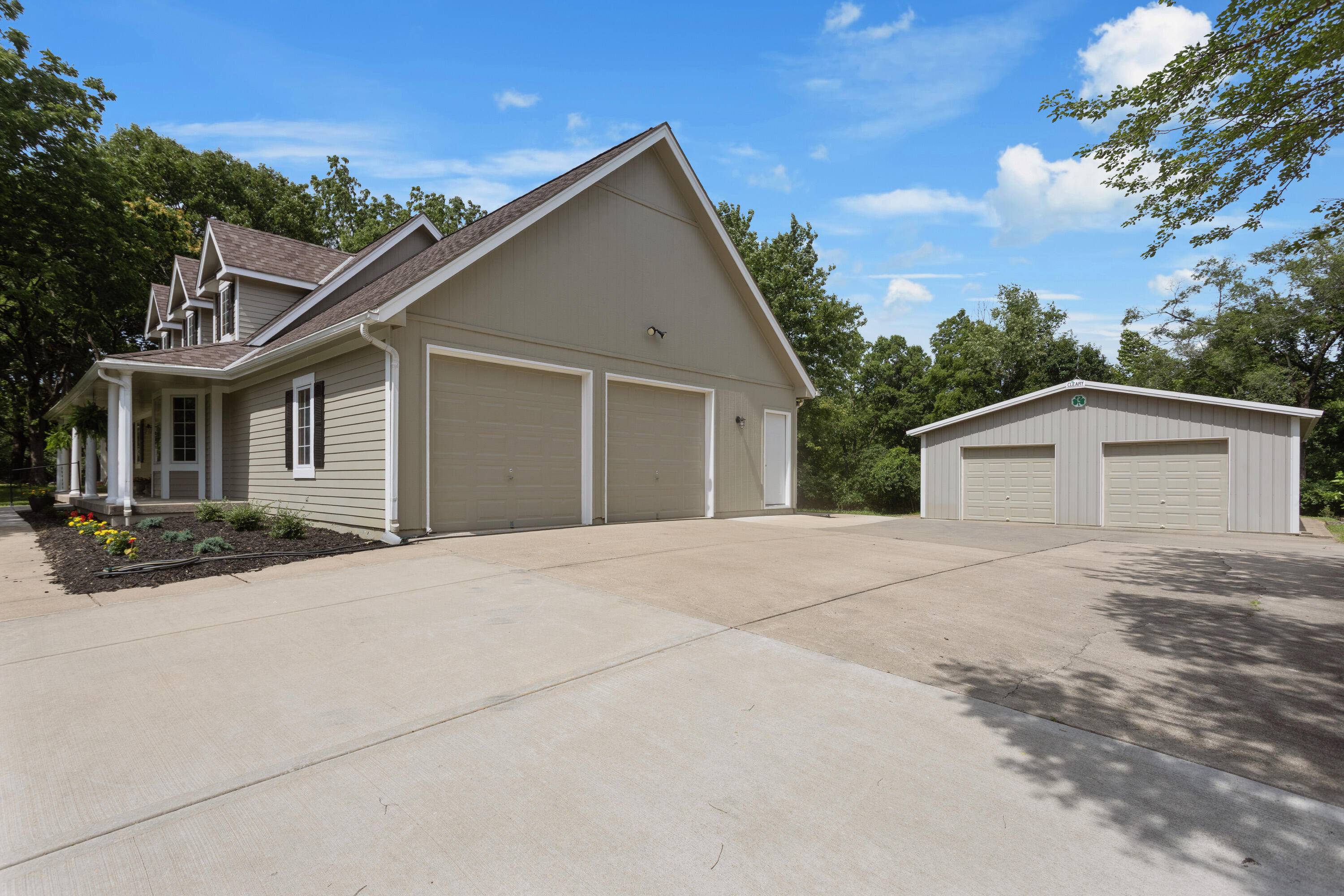 5511 N Lucerne AVE, Kansas City, MO 64151
