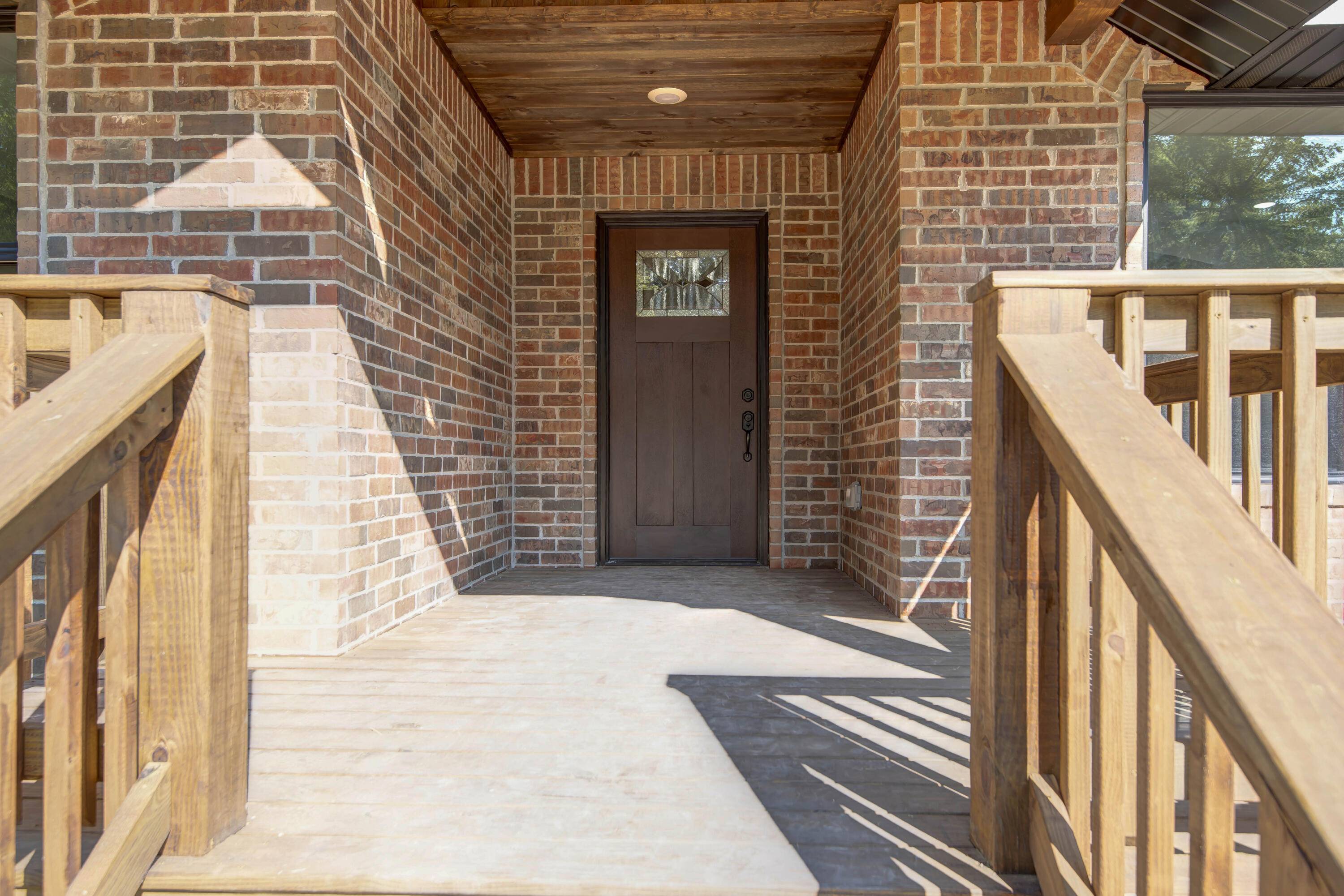 1923 Thomas RD, Norwood, MO 65717