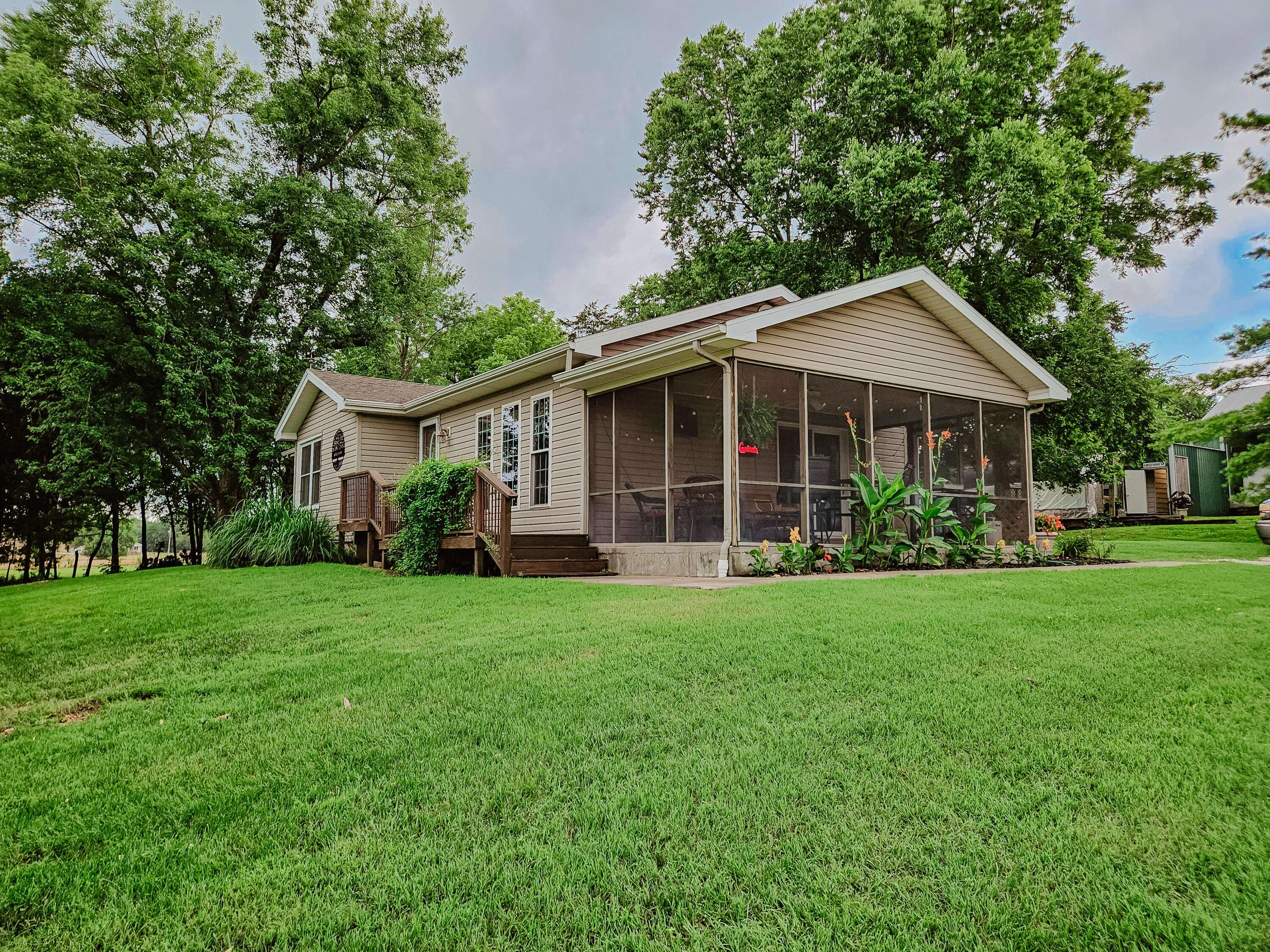 1157 E Dade 186, Ash Grove, MO 65604