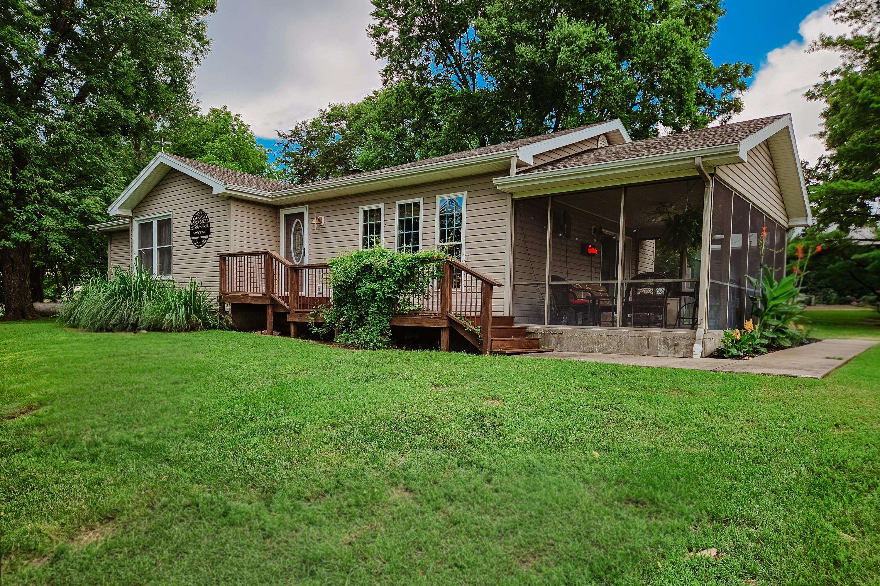 1157 E Dade 186, Ash Grove, MO 65604