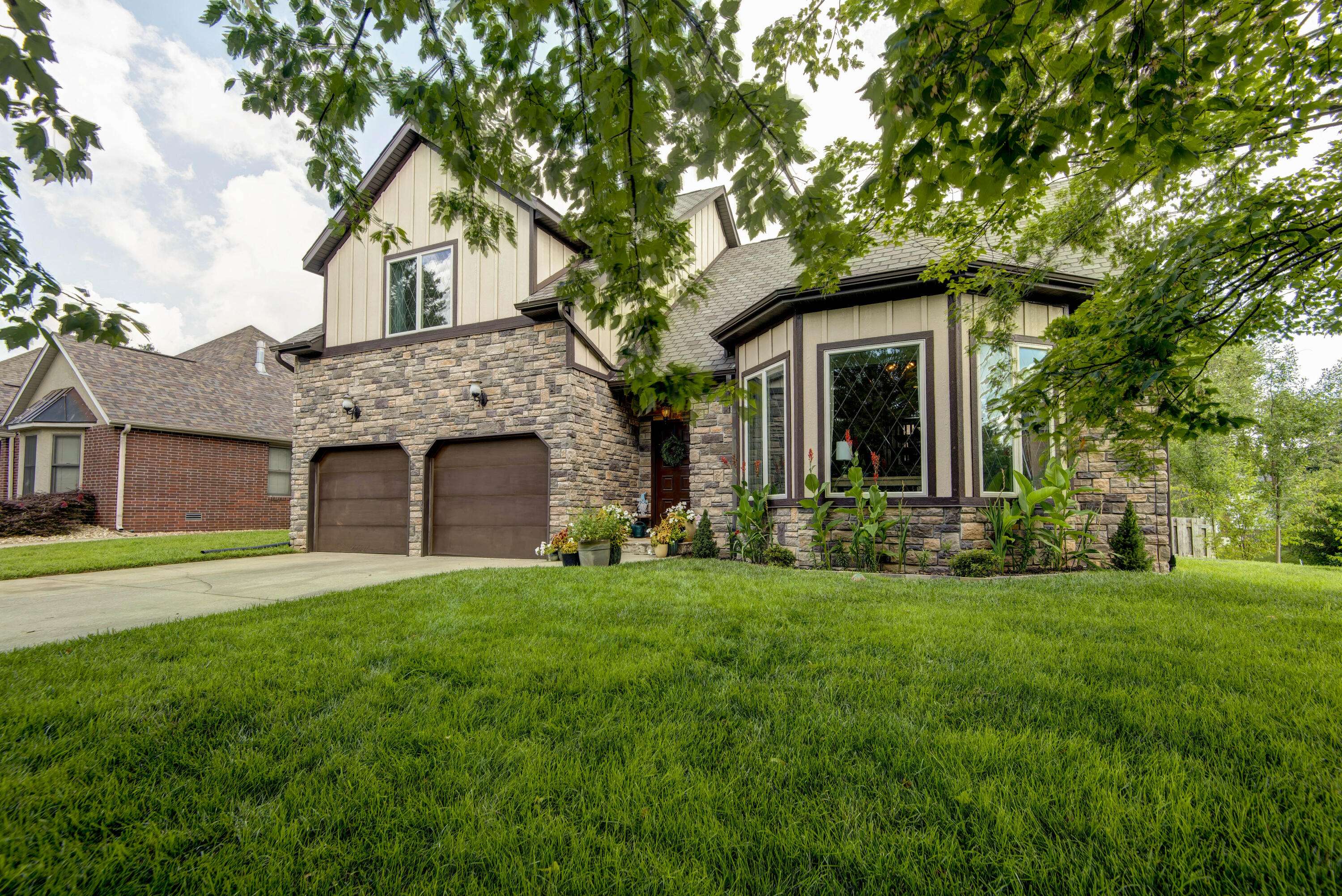 2343 W Dearborn ST, Springfield, MO 65807