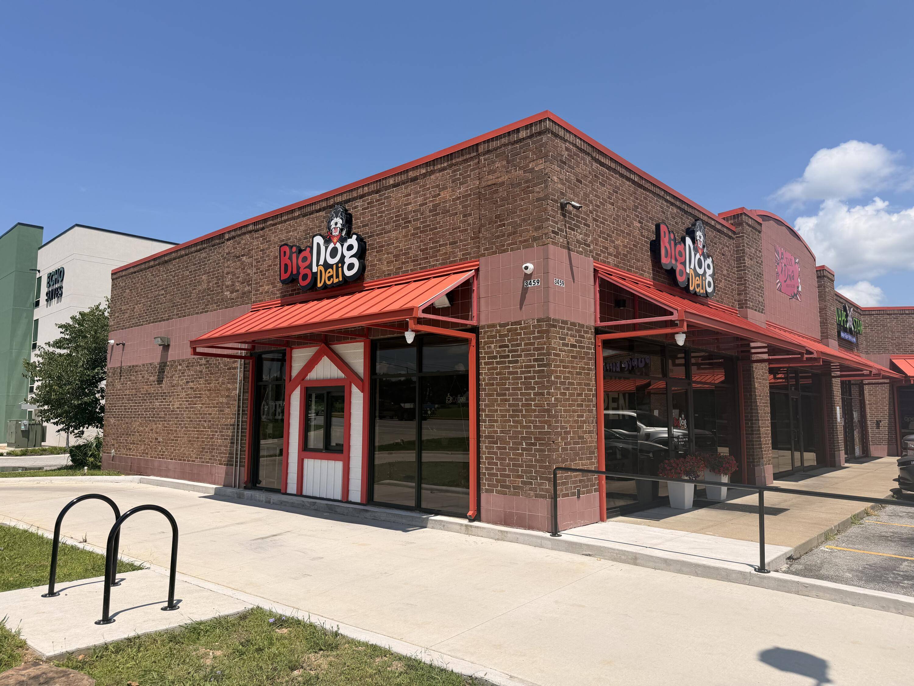 3459 W Kearney ST, Springfield, MO 65803
