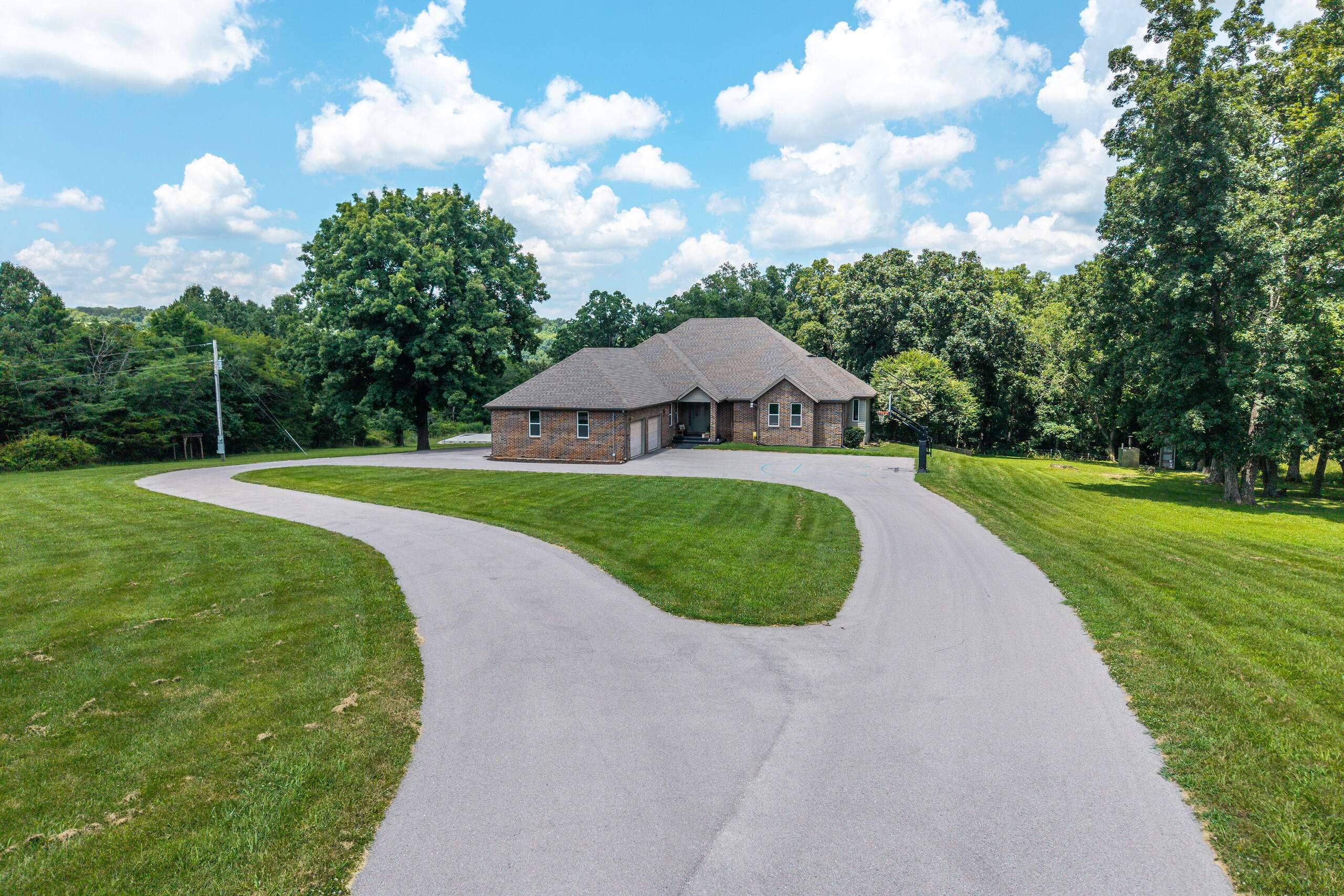 Address not disclosed, Hartville, MO 65667