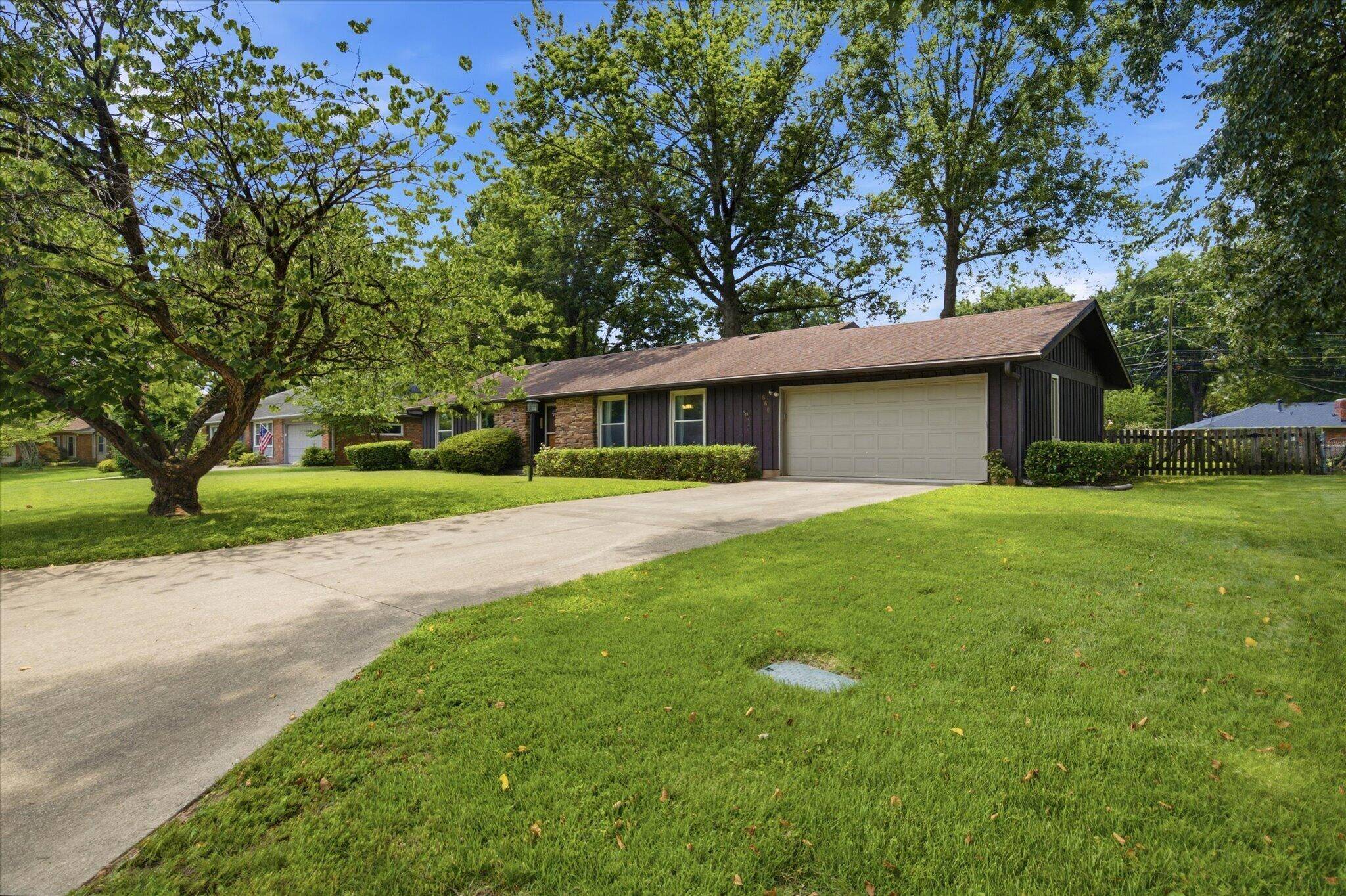660 W Primrose ST, Springfield, MO 65807