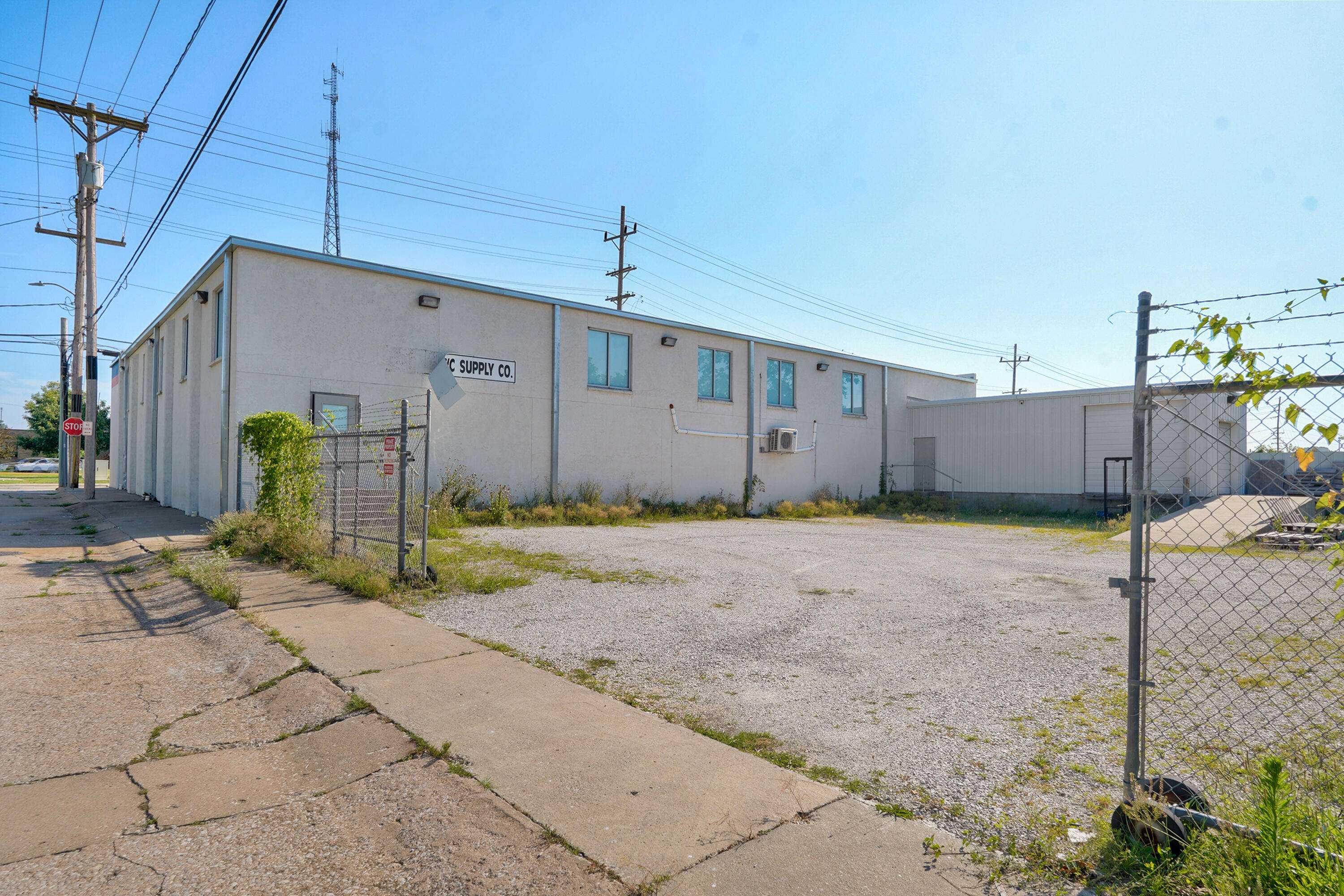 300 E Chestnut ST, Springfield, MO 65806