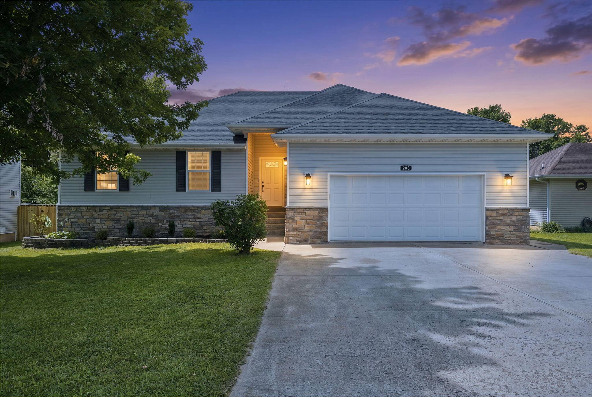 203 Penzance ST, Monett, MO 65708