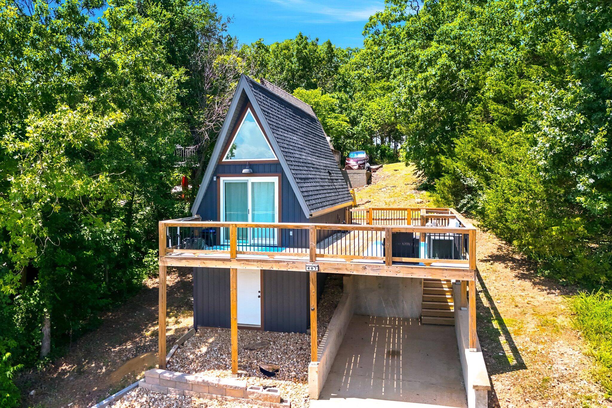 407 Iroquois LN, Lampe, MO 65681