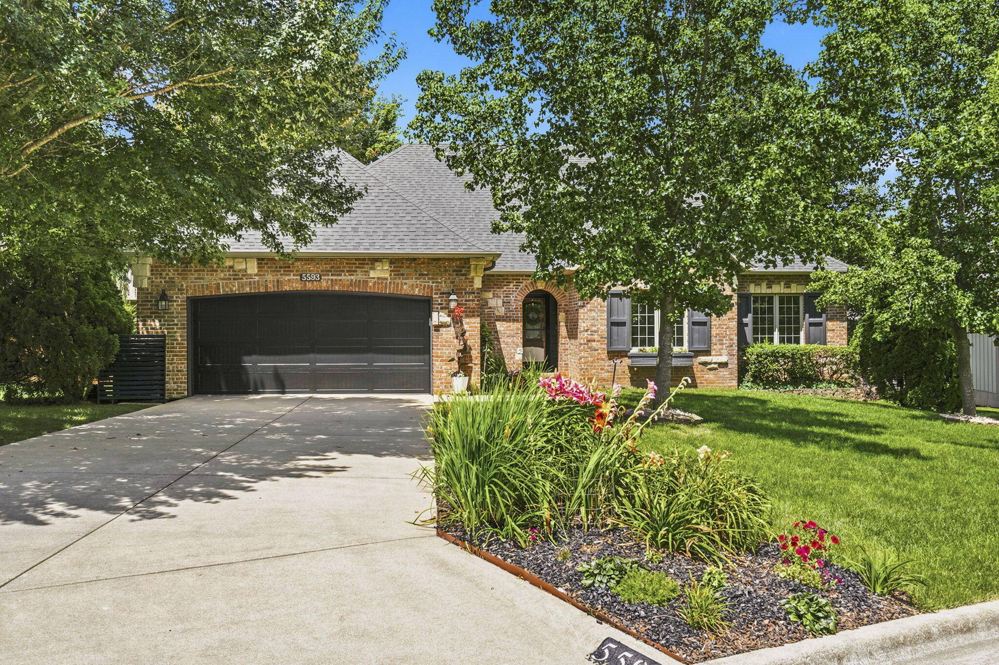 5593 S Michigan AVE, Springfield, MO 65810