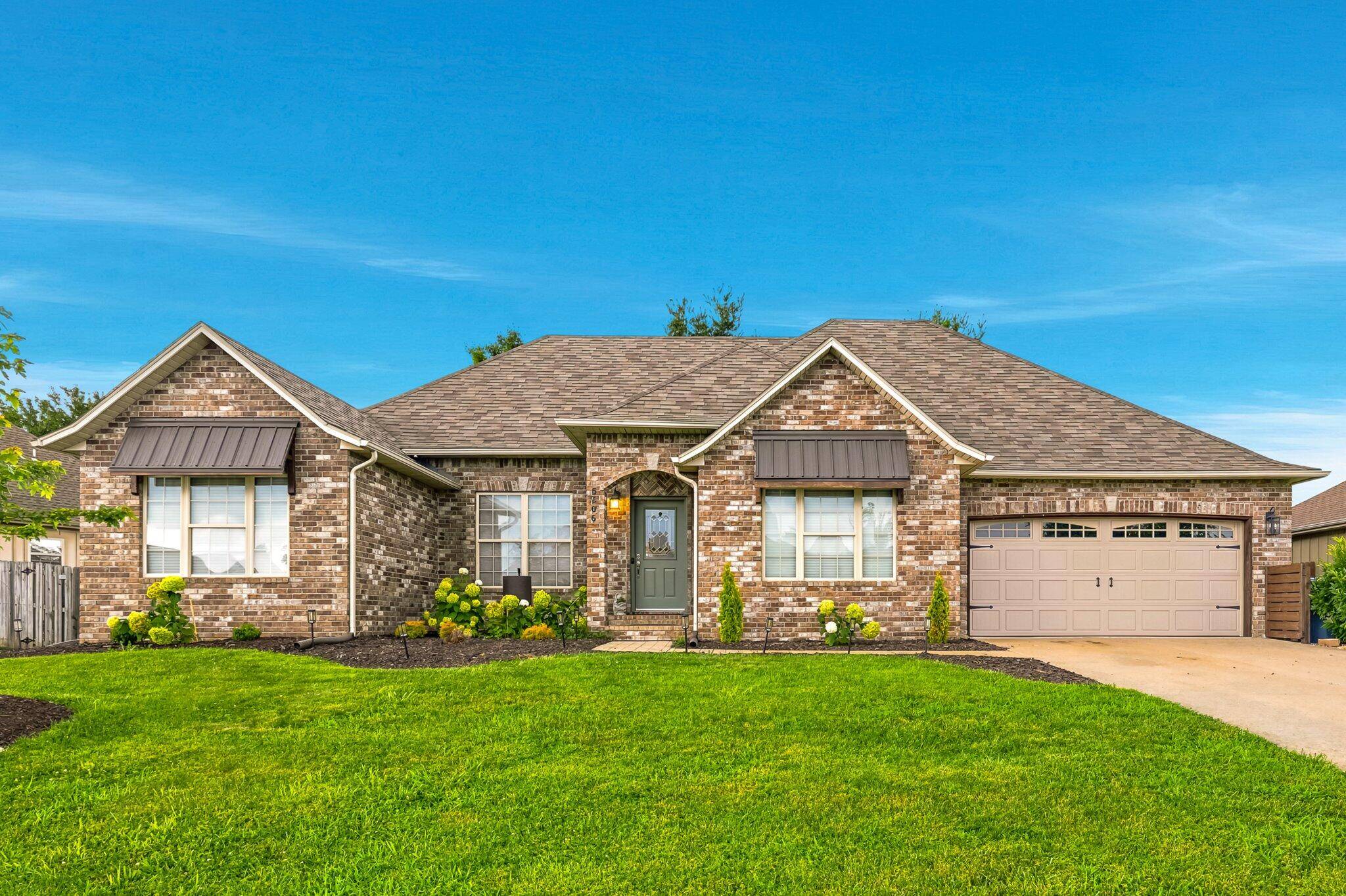 5606 N 11th AVE, Ozark, MO 65721