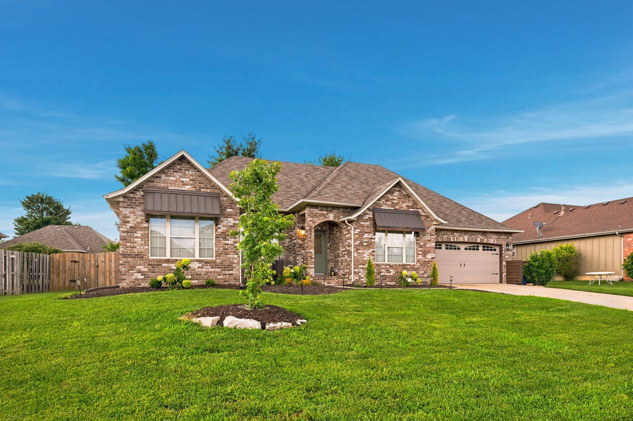 5606 N 11th AVE, Ozark, MO 65721
