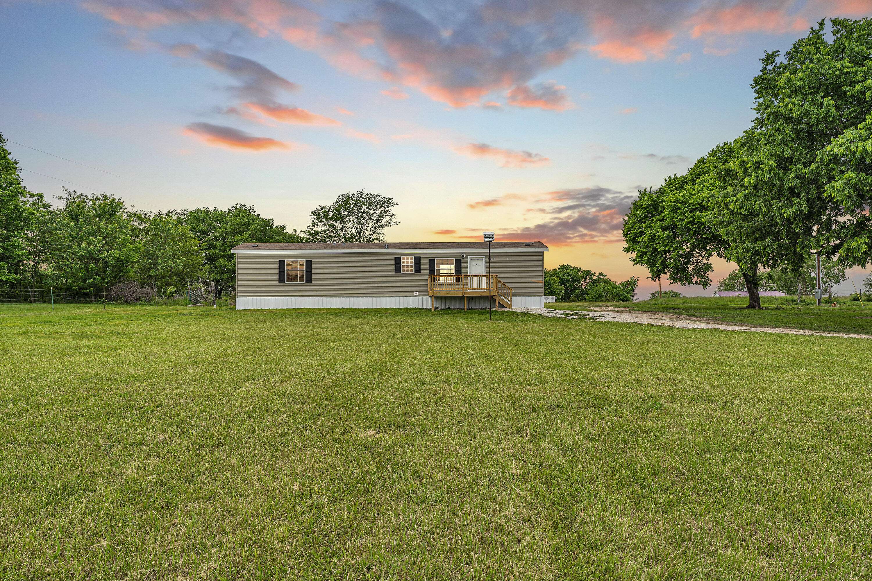 12625 Main ST, Cross Timbers, MO 65634