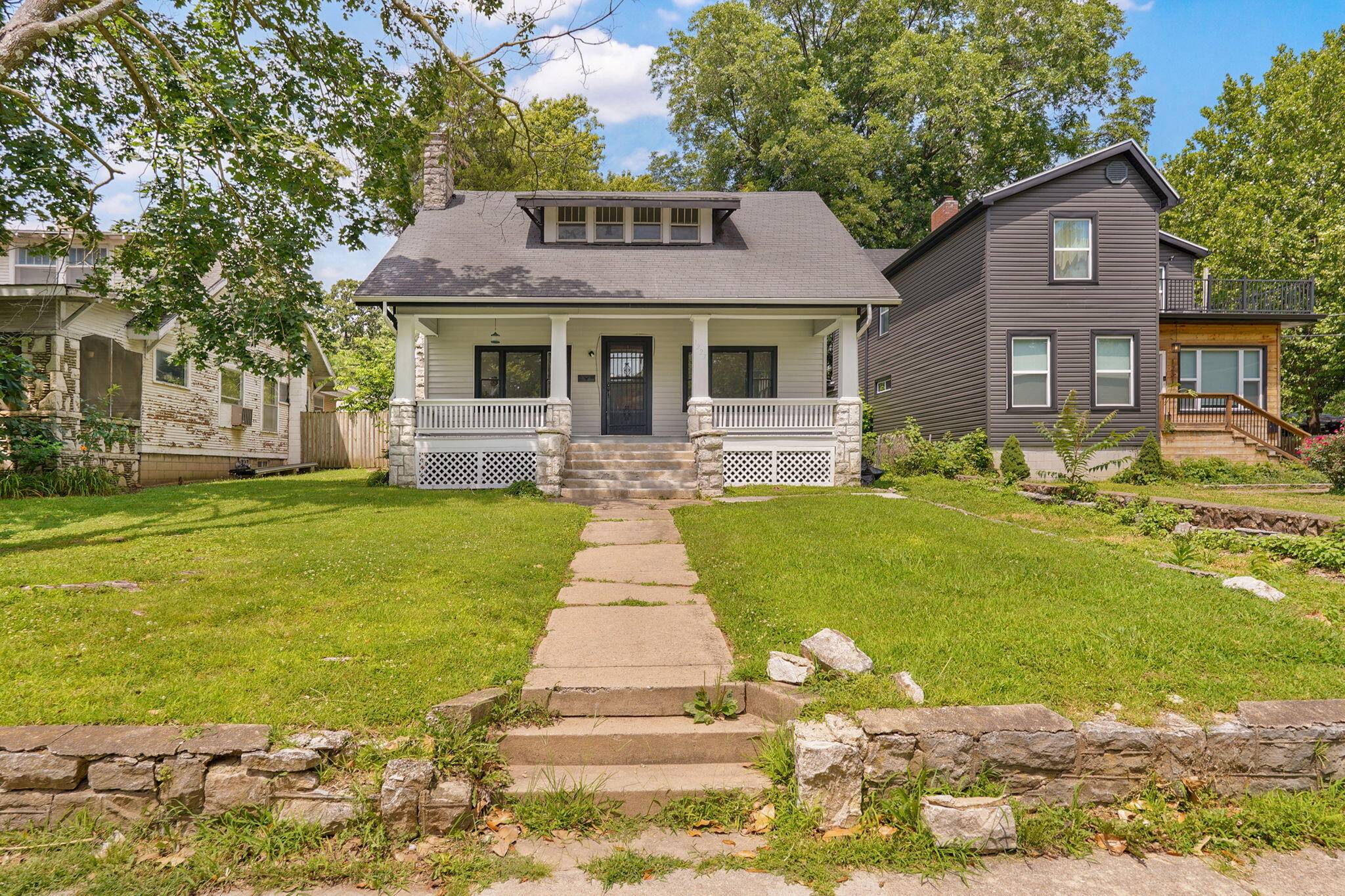 1227 N Clay AVE, Springfield, MO 65802