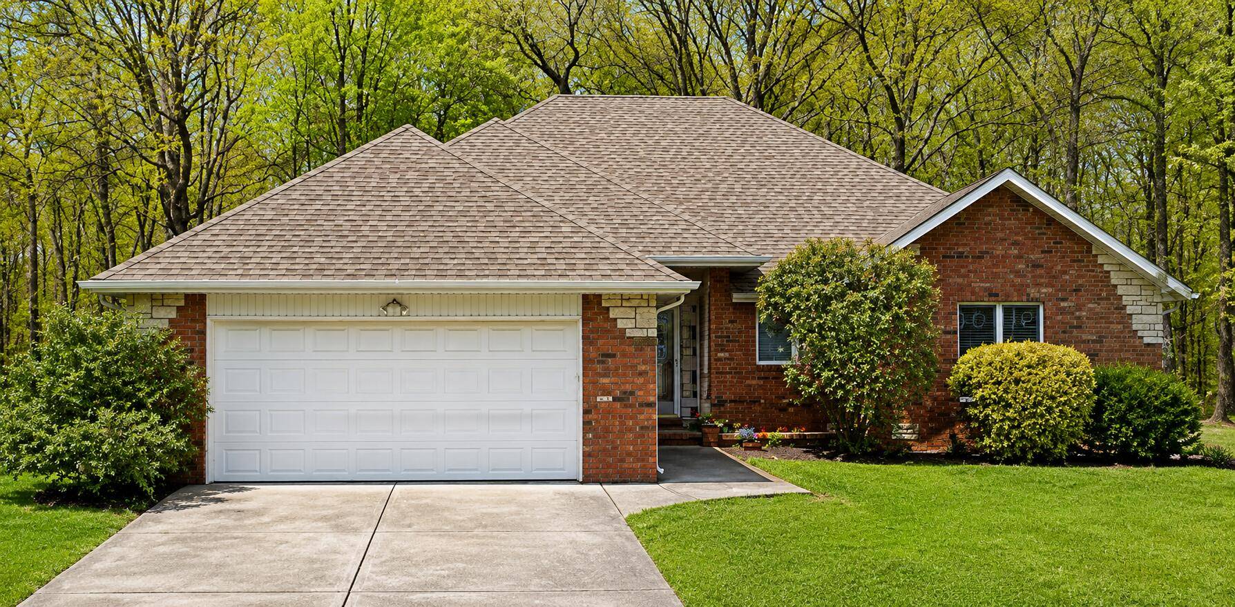 1081 W Woodbine ST, Springfield, MO 65803