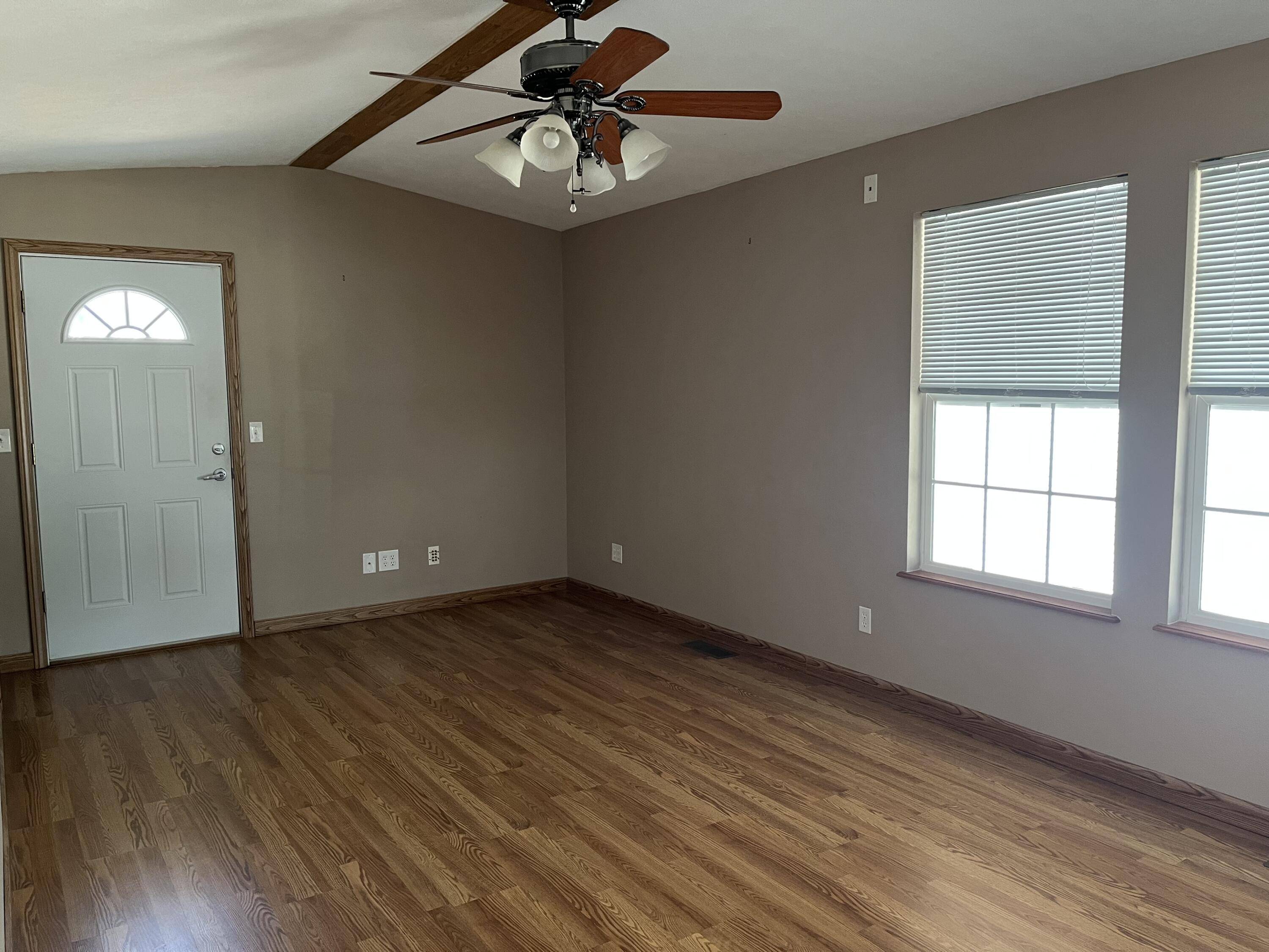 467 Royalty LN, Branson, MO 65616