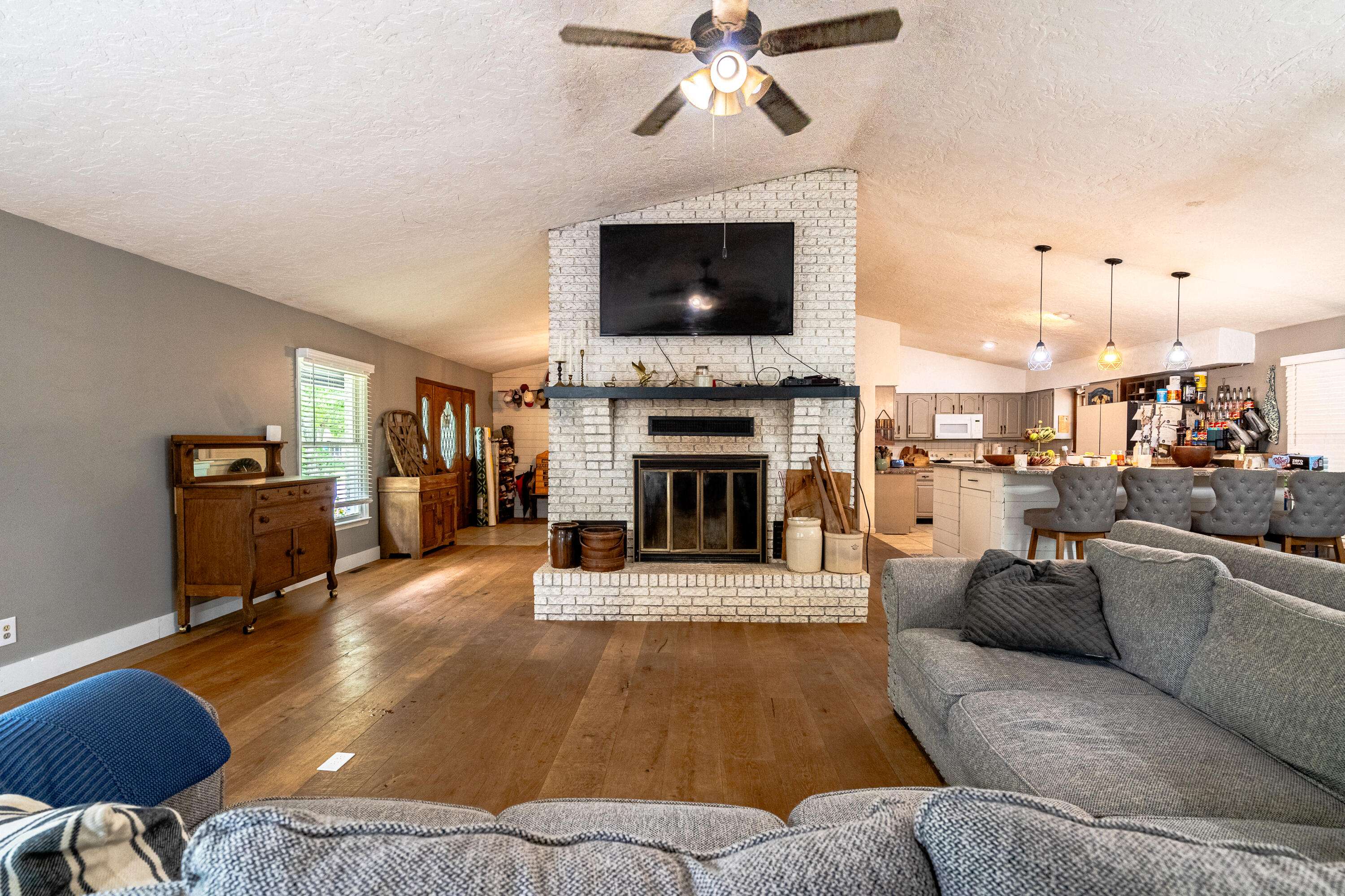 2002 Sycamore DR, West Plains, MO 65775