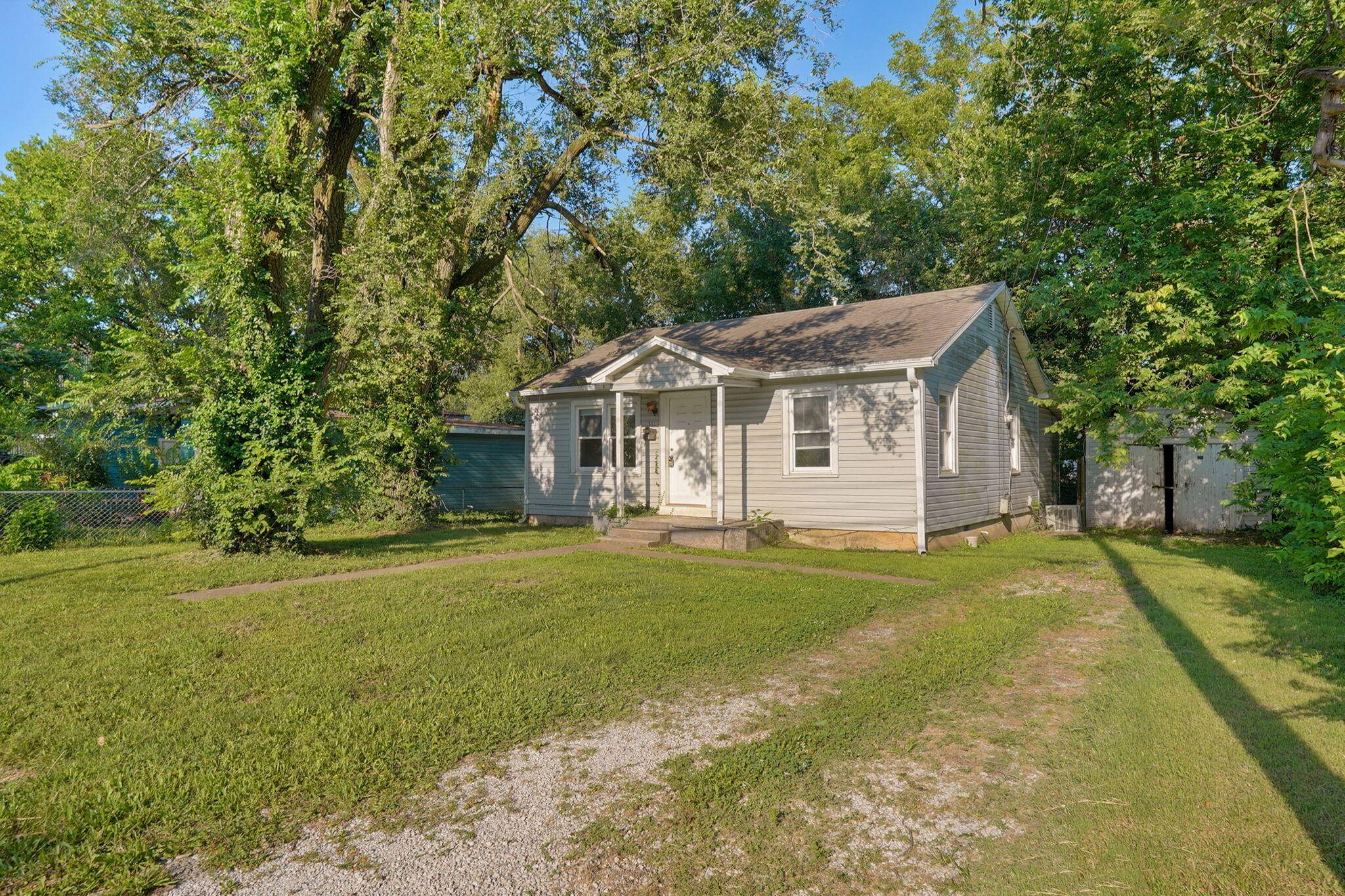 511 N Warren AVE, Springfield, MO 65802