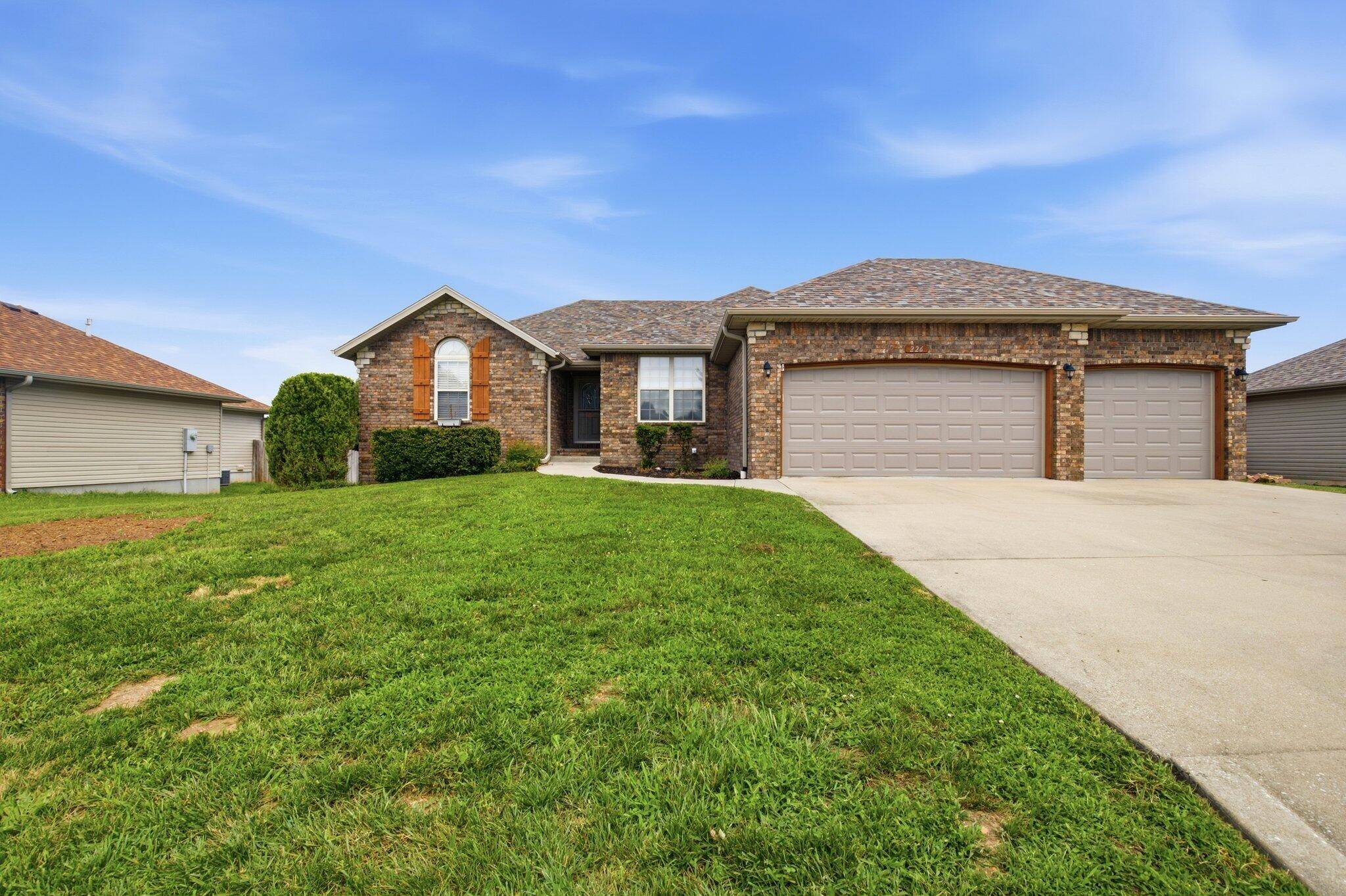 226 N Ladera DR, Republic, MO 65738