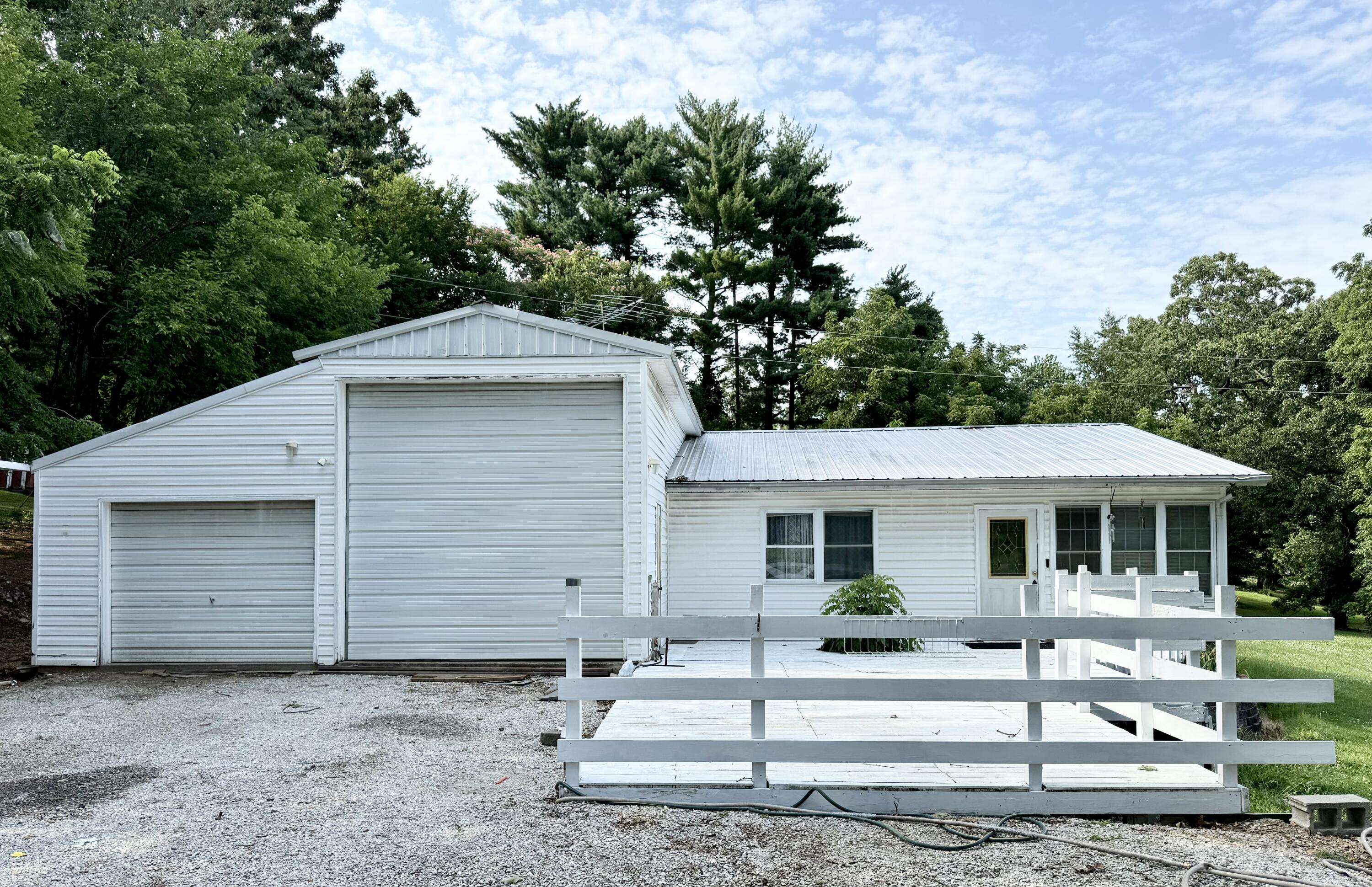 14255 S Shady Lane DR, Neosho, MO 64850