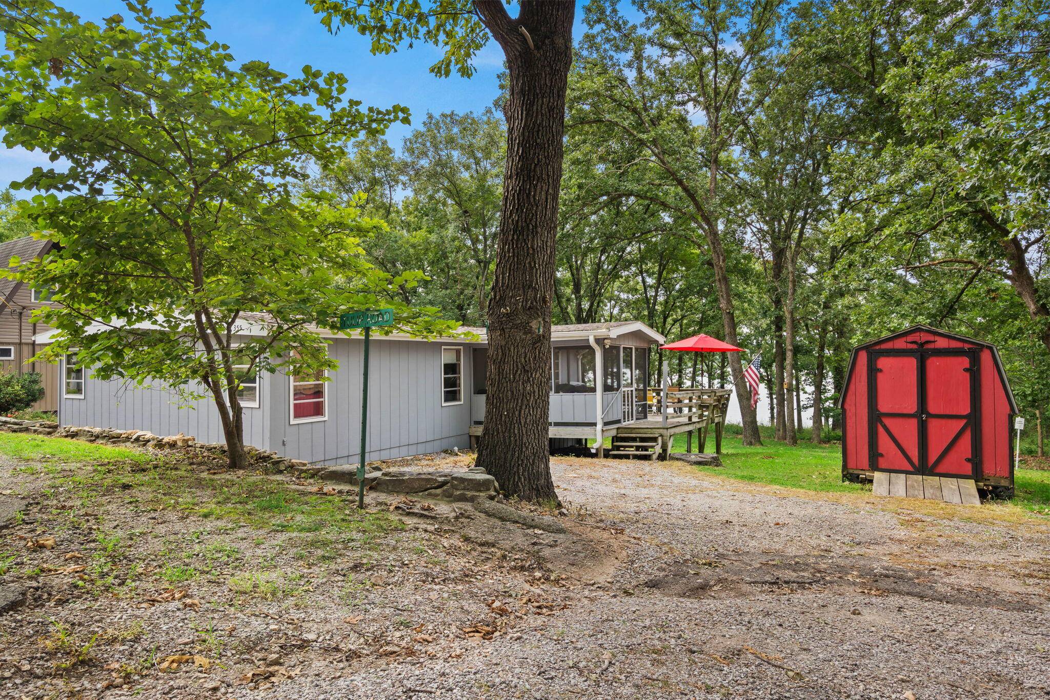 355 Tulip RD, Kimberling City, MO 65686