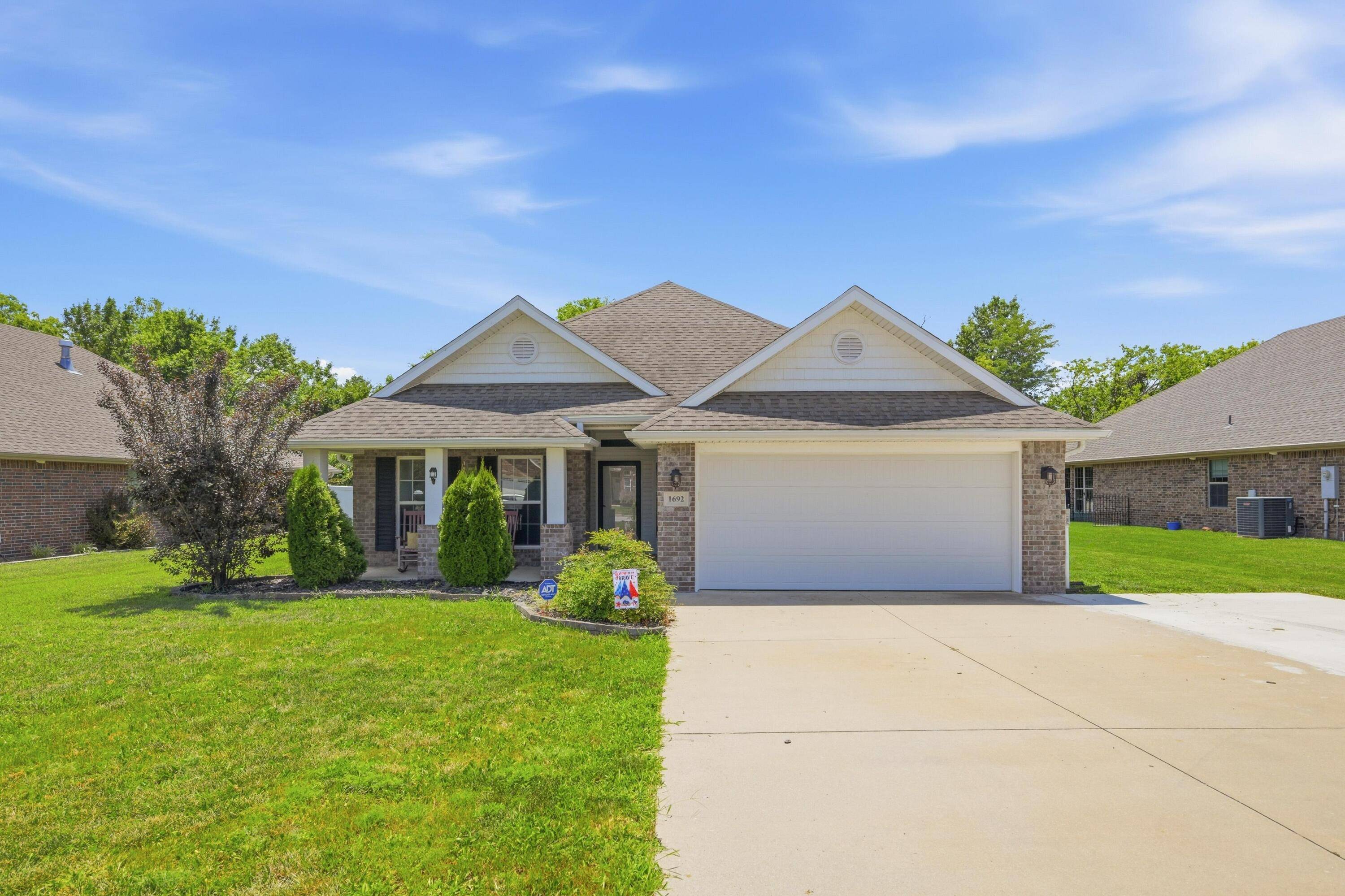 1692 Betenbough WAY, Webb City, MO 64870