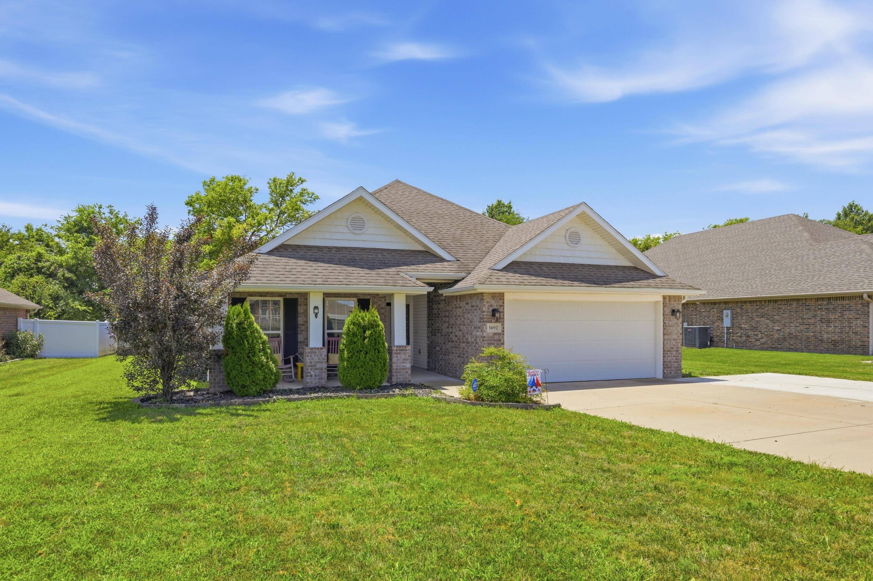 1692 Betenbough WAY, Webb City, MO 64870