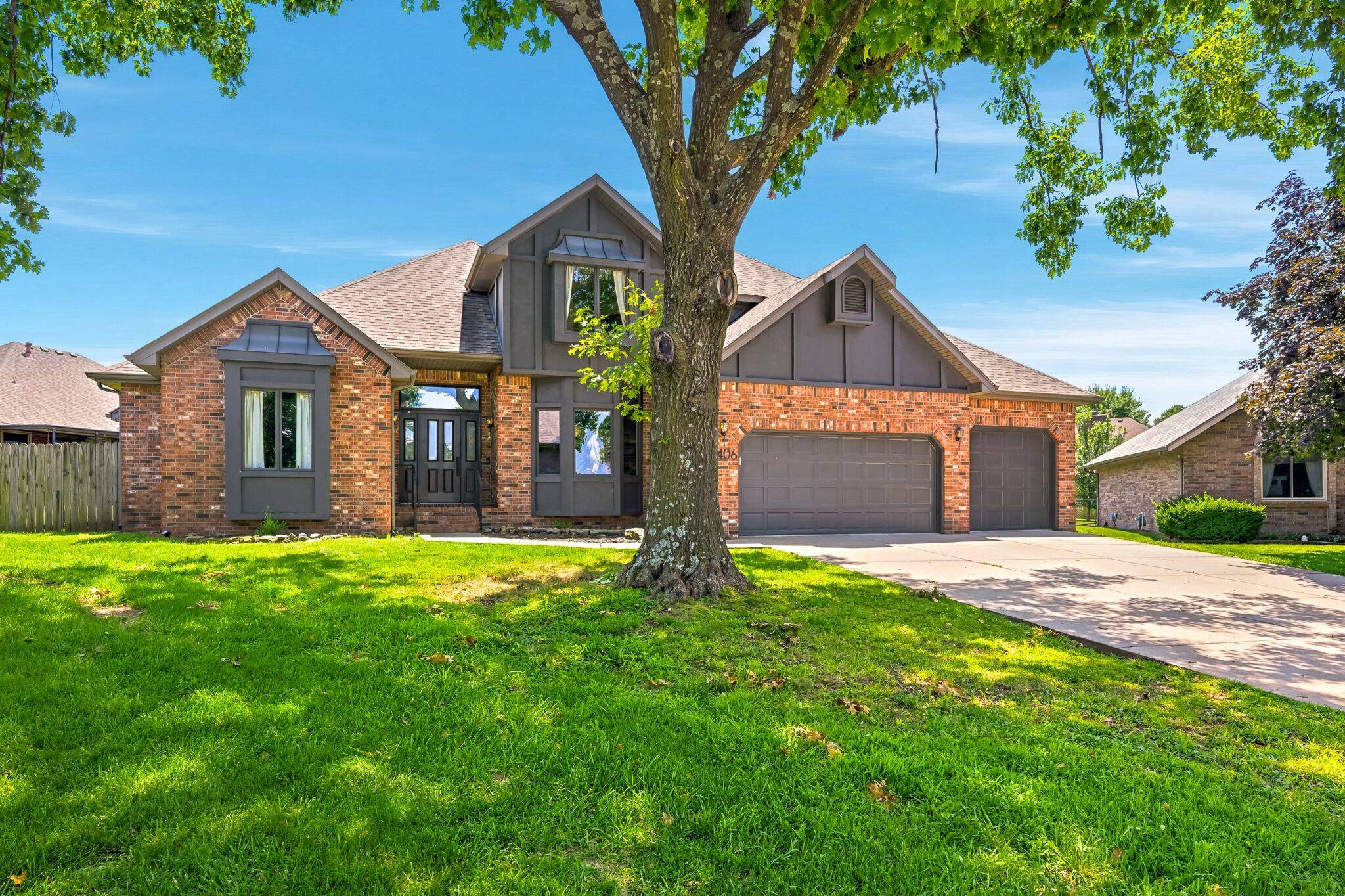 3406 W Laurel CIR, Springfield, MO 65807