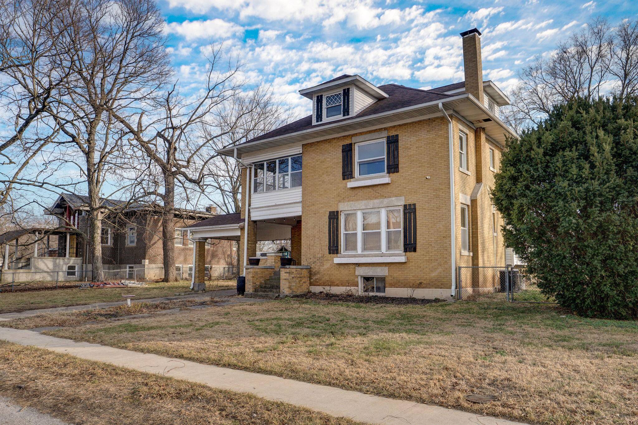 411 E Walker ST, Ash Grove, MO 65604
