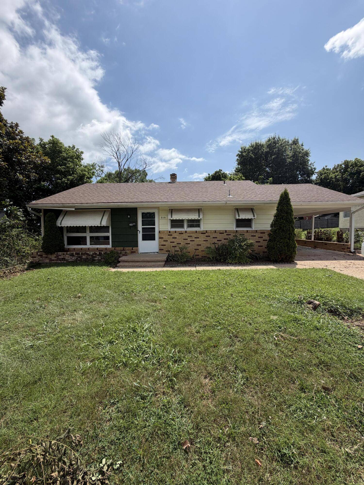 218 Westmont DR, West Plains, MO 65775