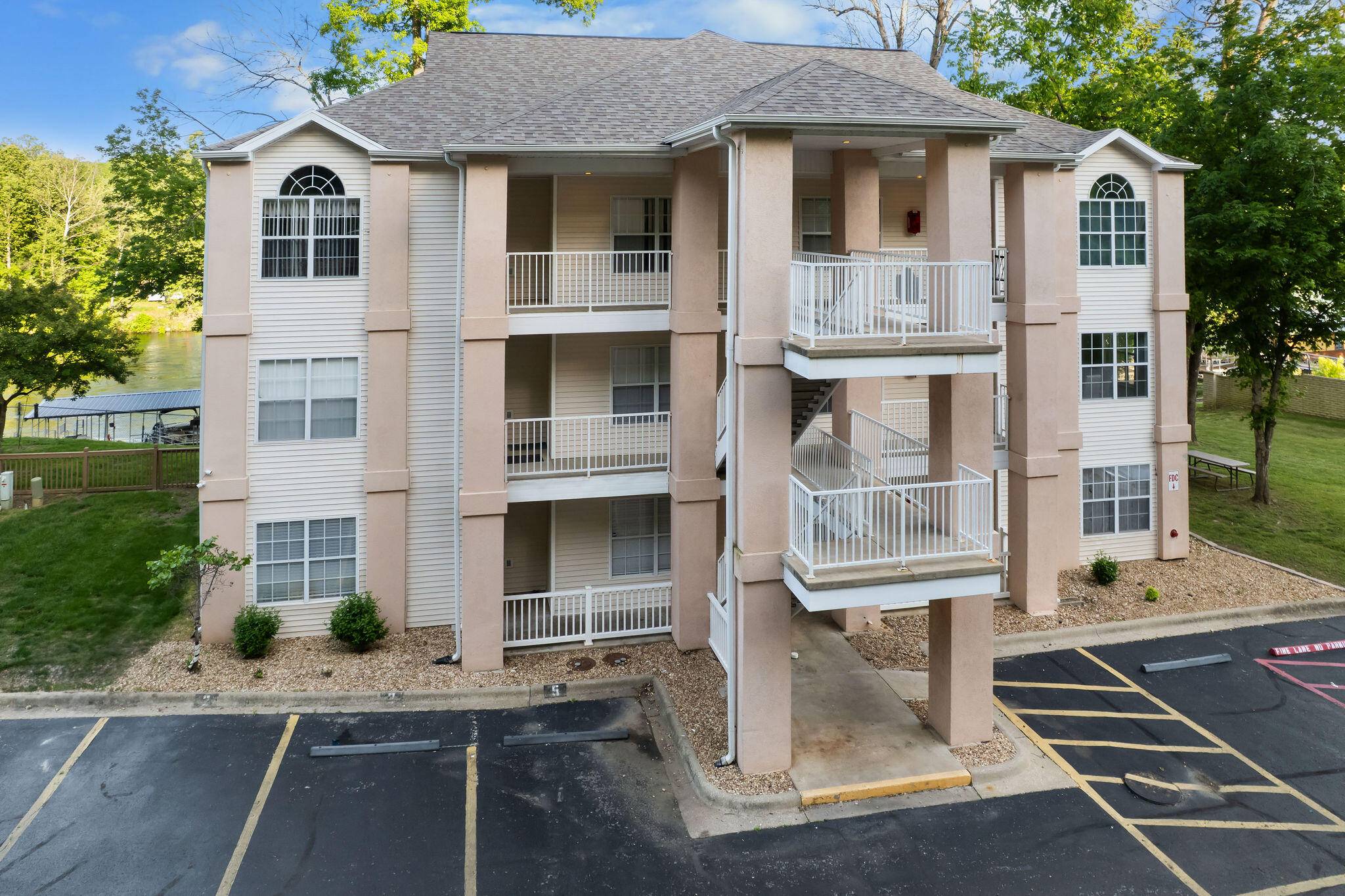 77 Anglers Pointe #Apt 4, Branson, MO 65616