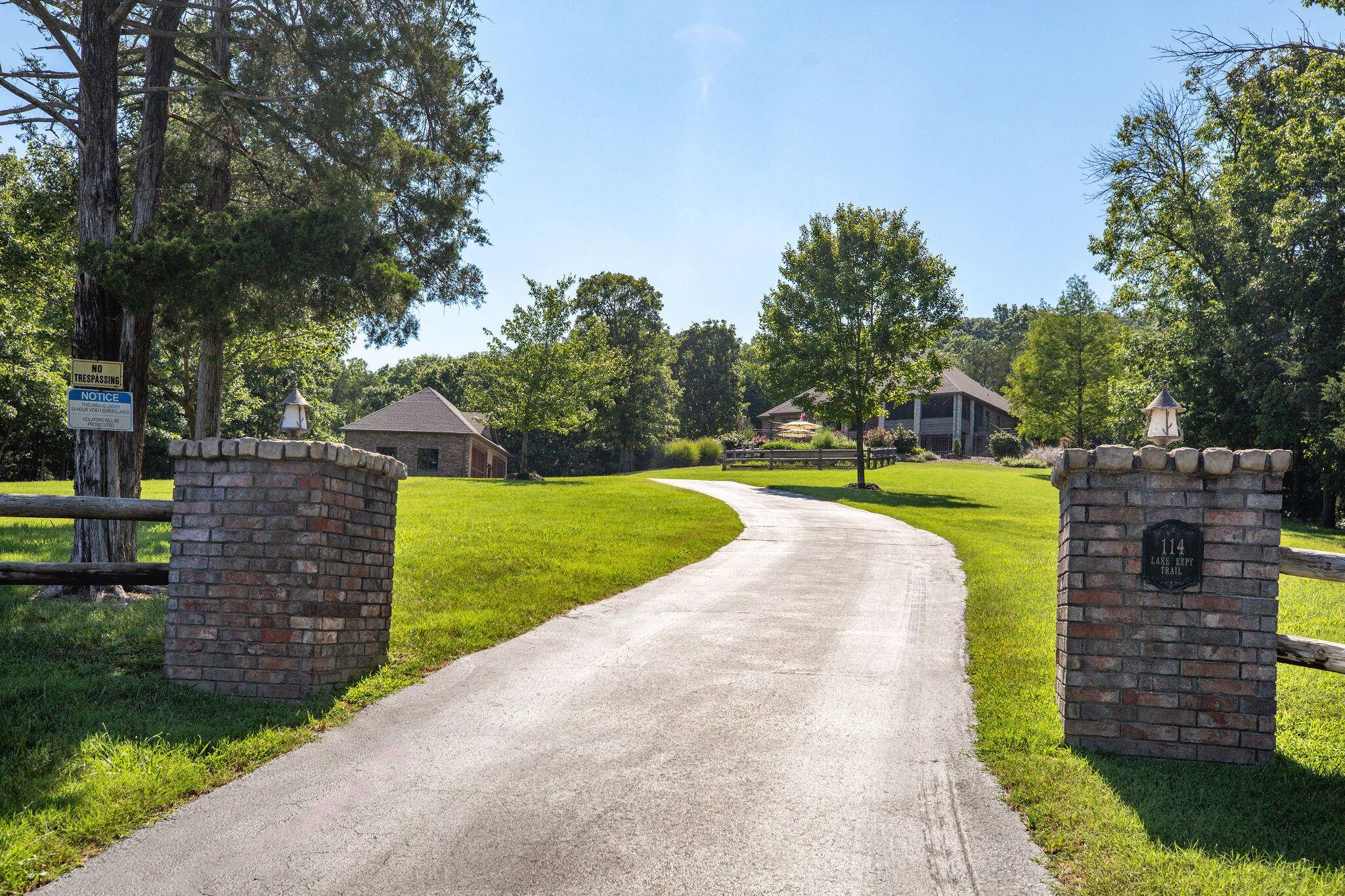 114 Lake Expressway TRL, Branson West, MO 65737