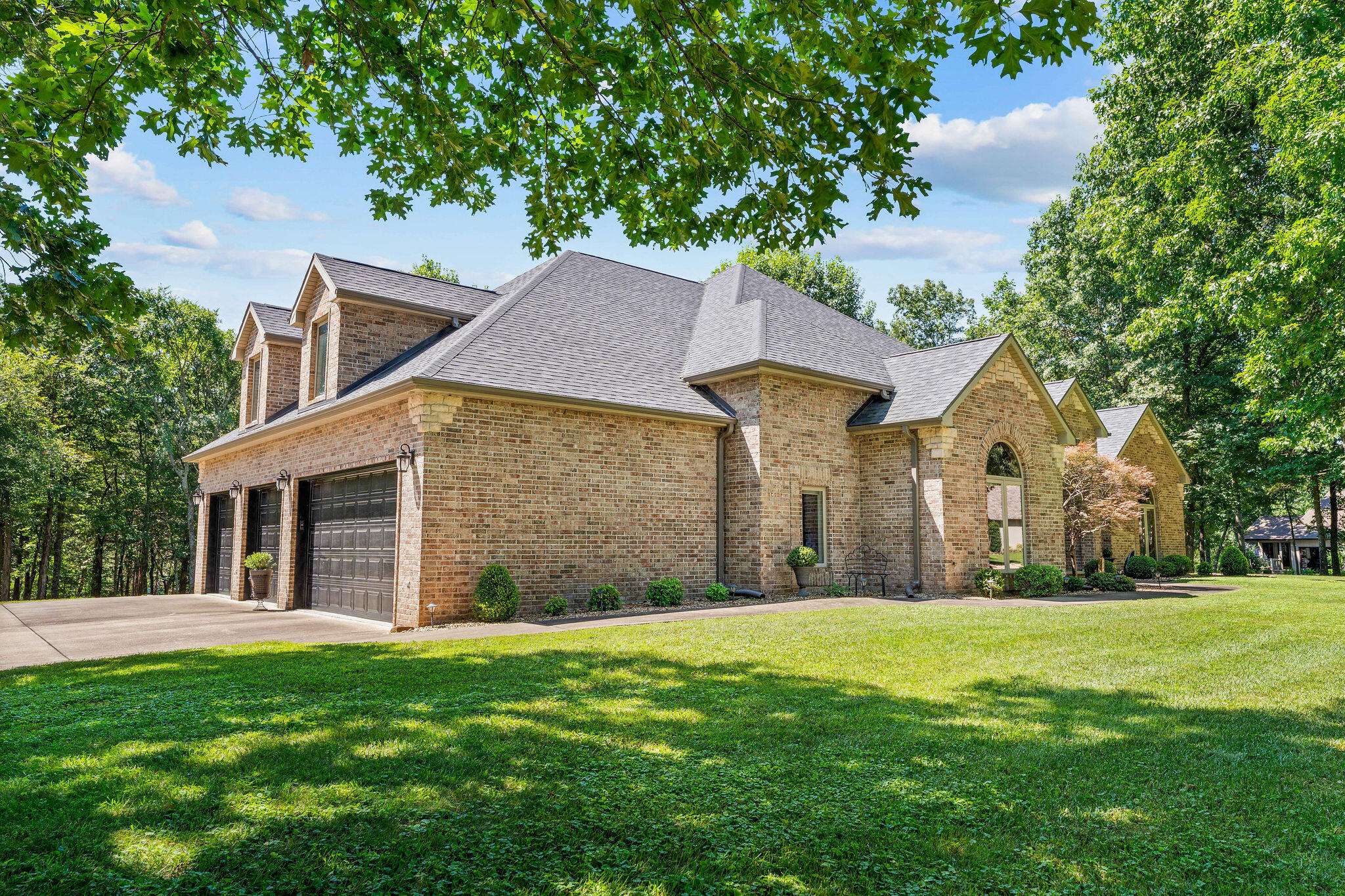 53 Holly LN, Branson West, MO 65737