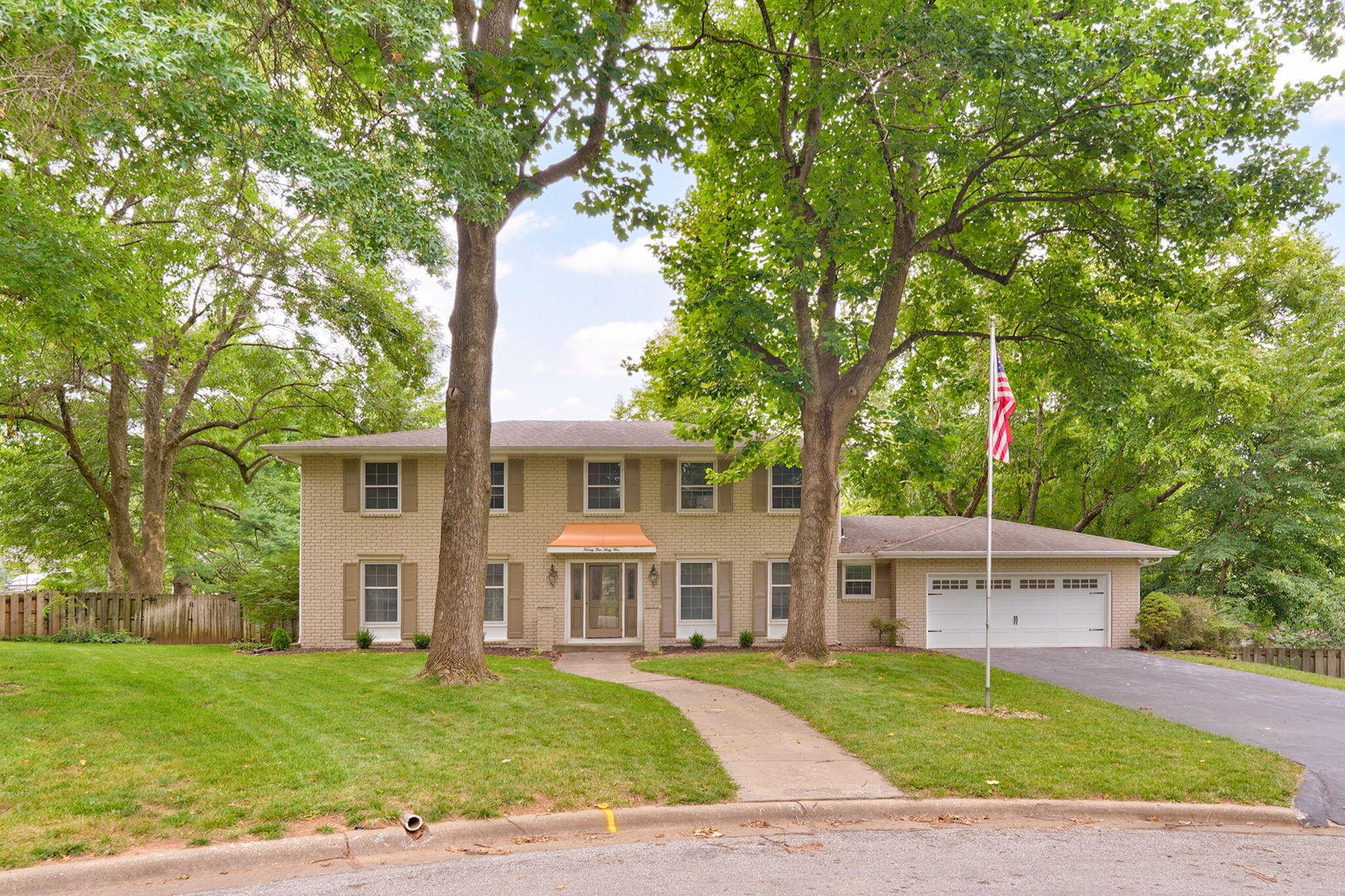 2435 E Michelle PL, Springfield, MO 65804