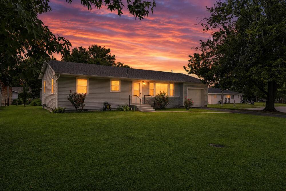 115 N Westview DR, Marionville, MO 65705