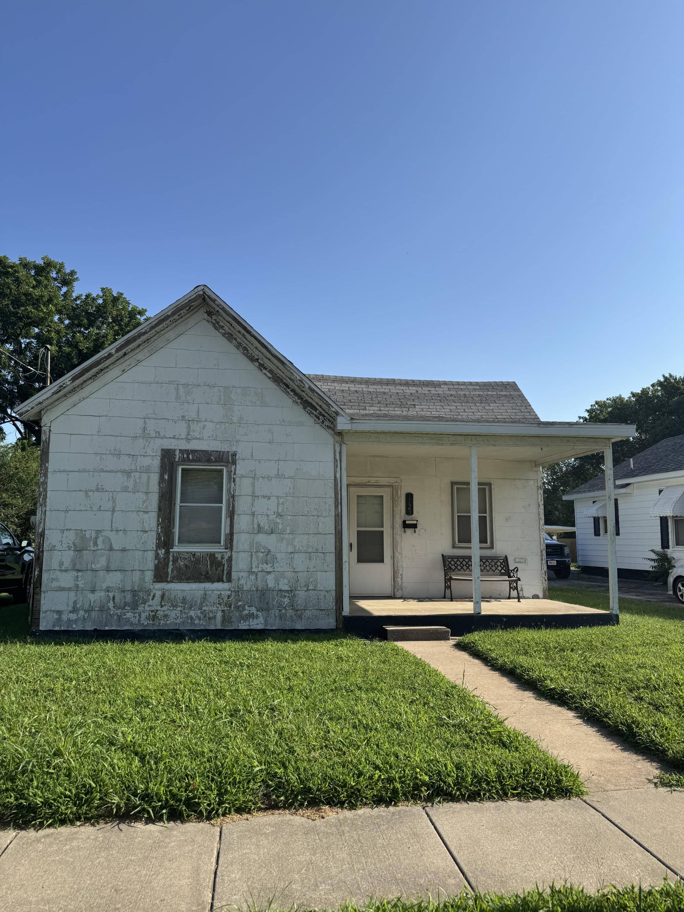 1723 W Chestnut ST, Springfield, MO 65802