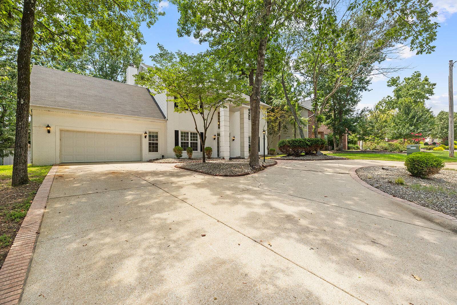 238 Country Bluff DR, Branson, MO 65616