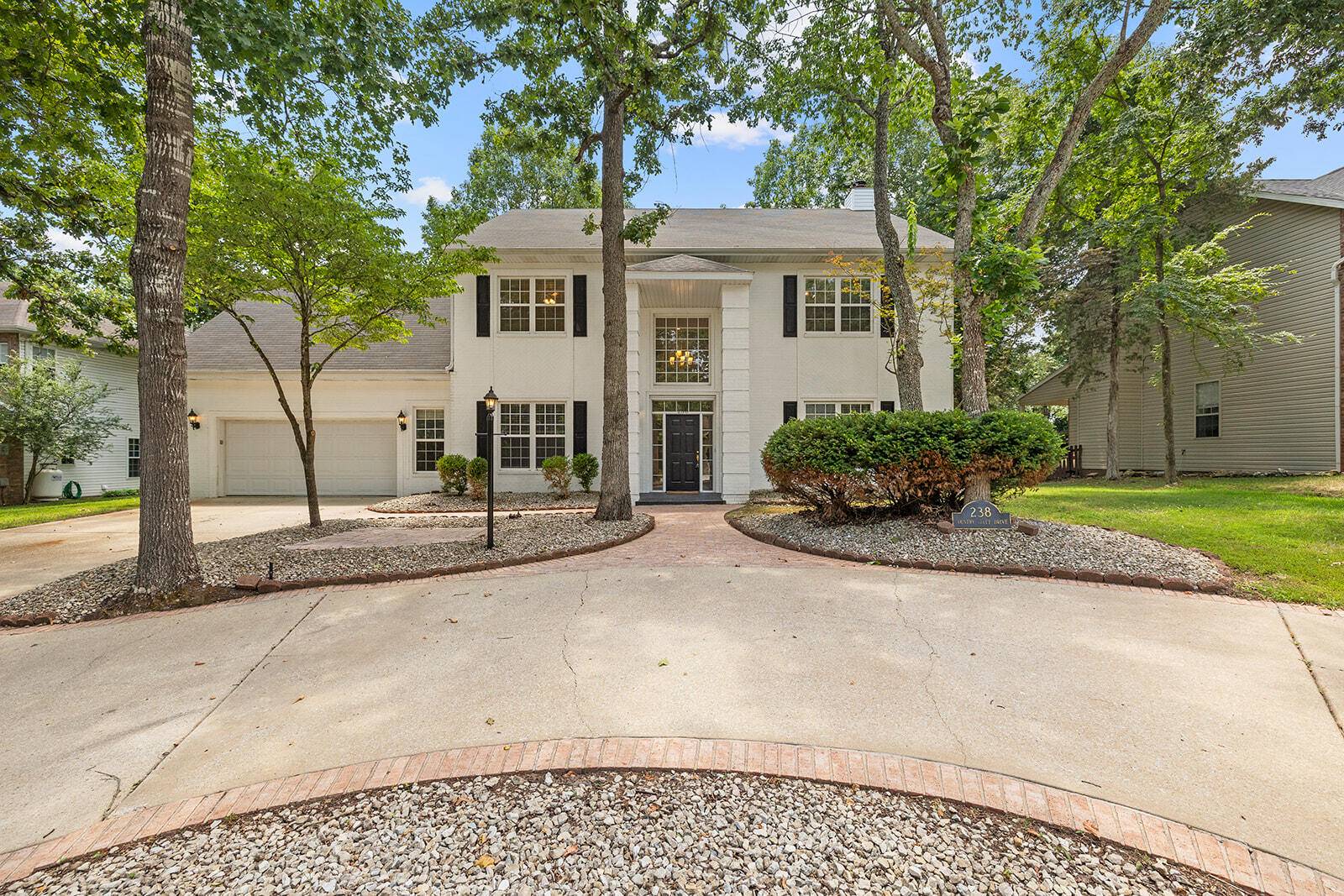 238 Country Bluff DR, Branson, MO 65616