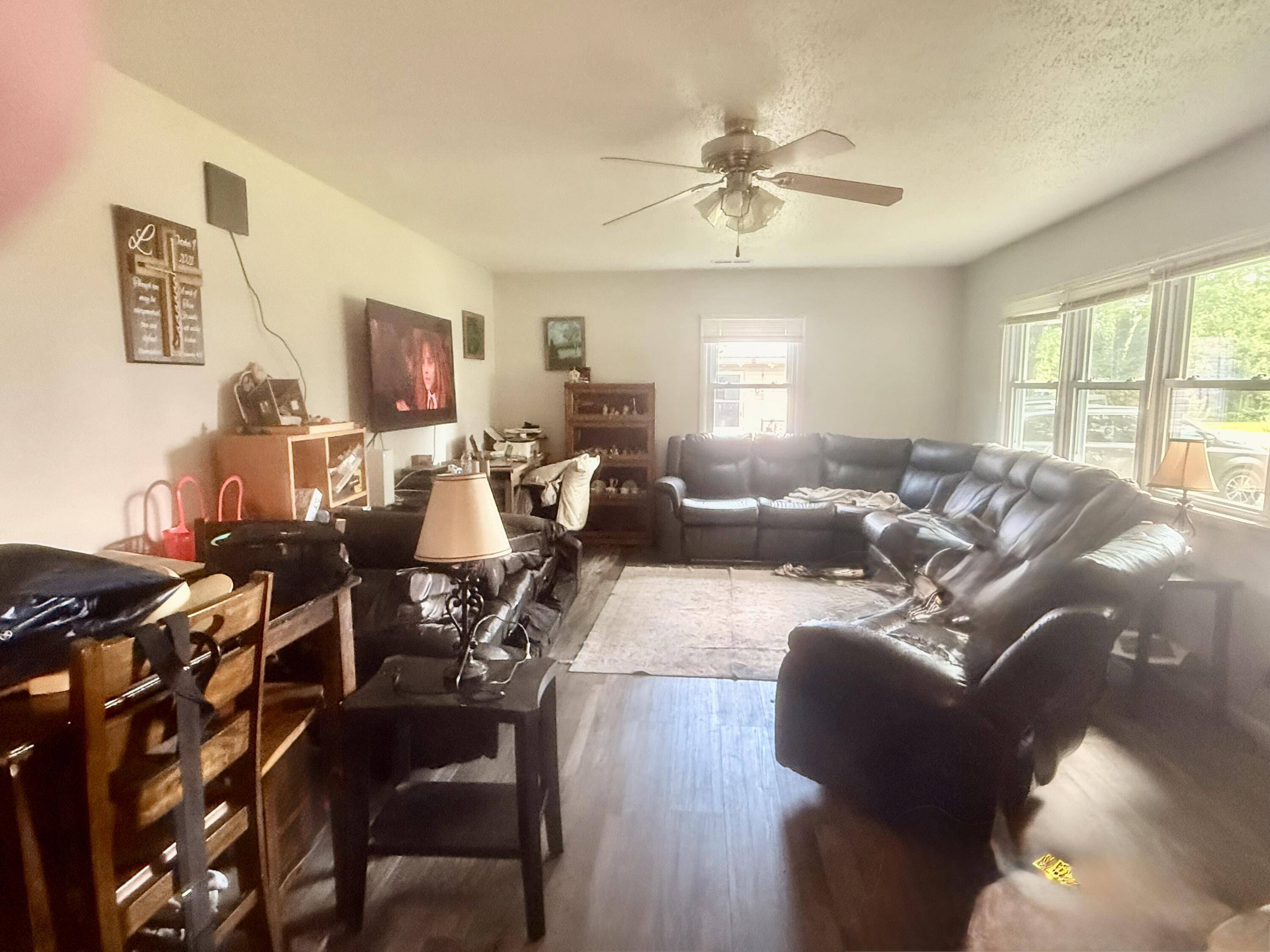 507 S Randel ST, Mountain Grove, MO 65711