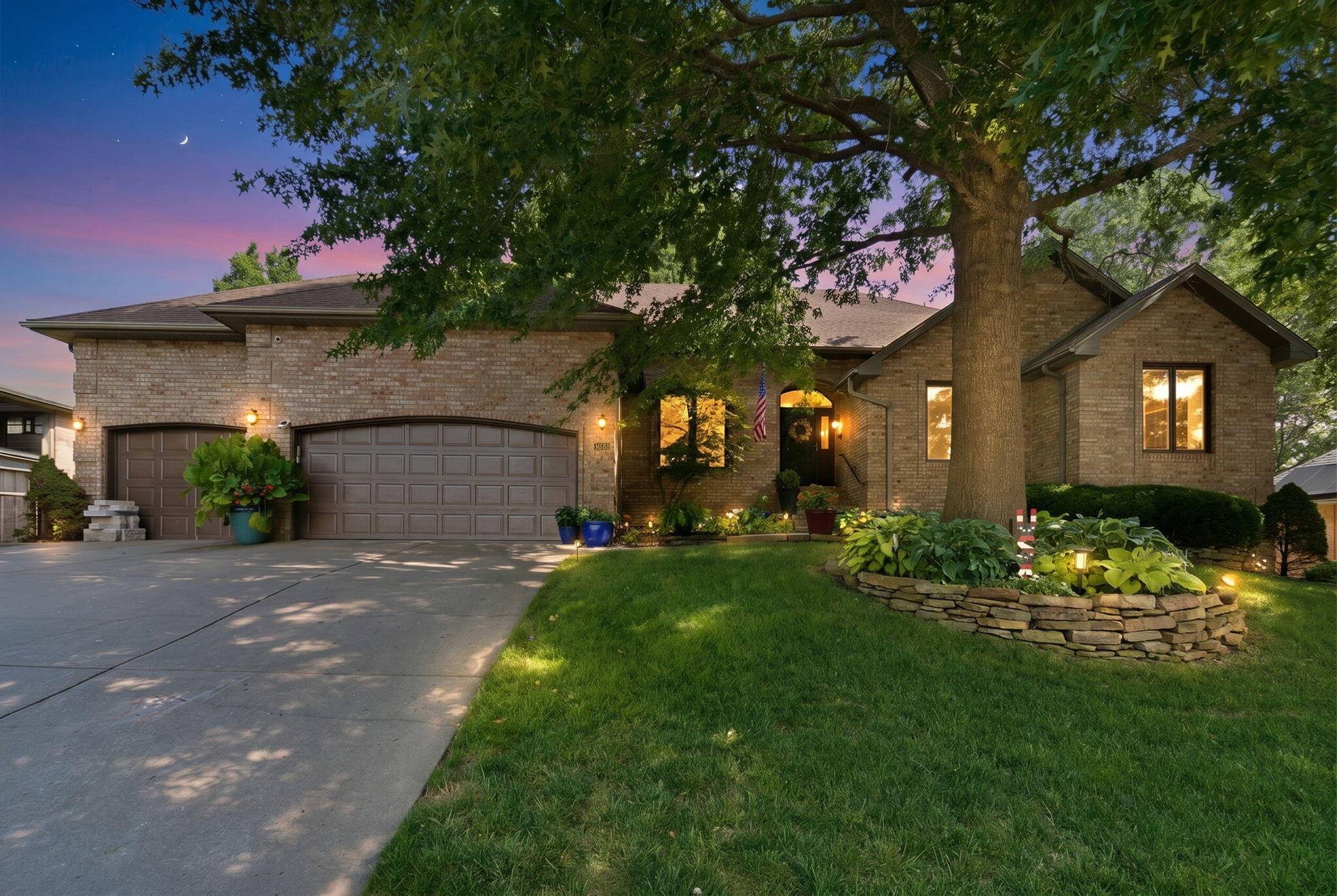 3955 E Eastmoor ST, Springfield, MO 65809