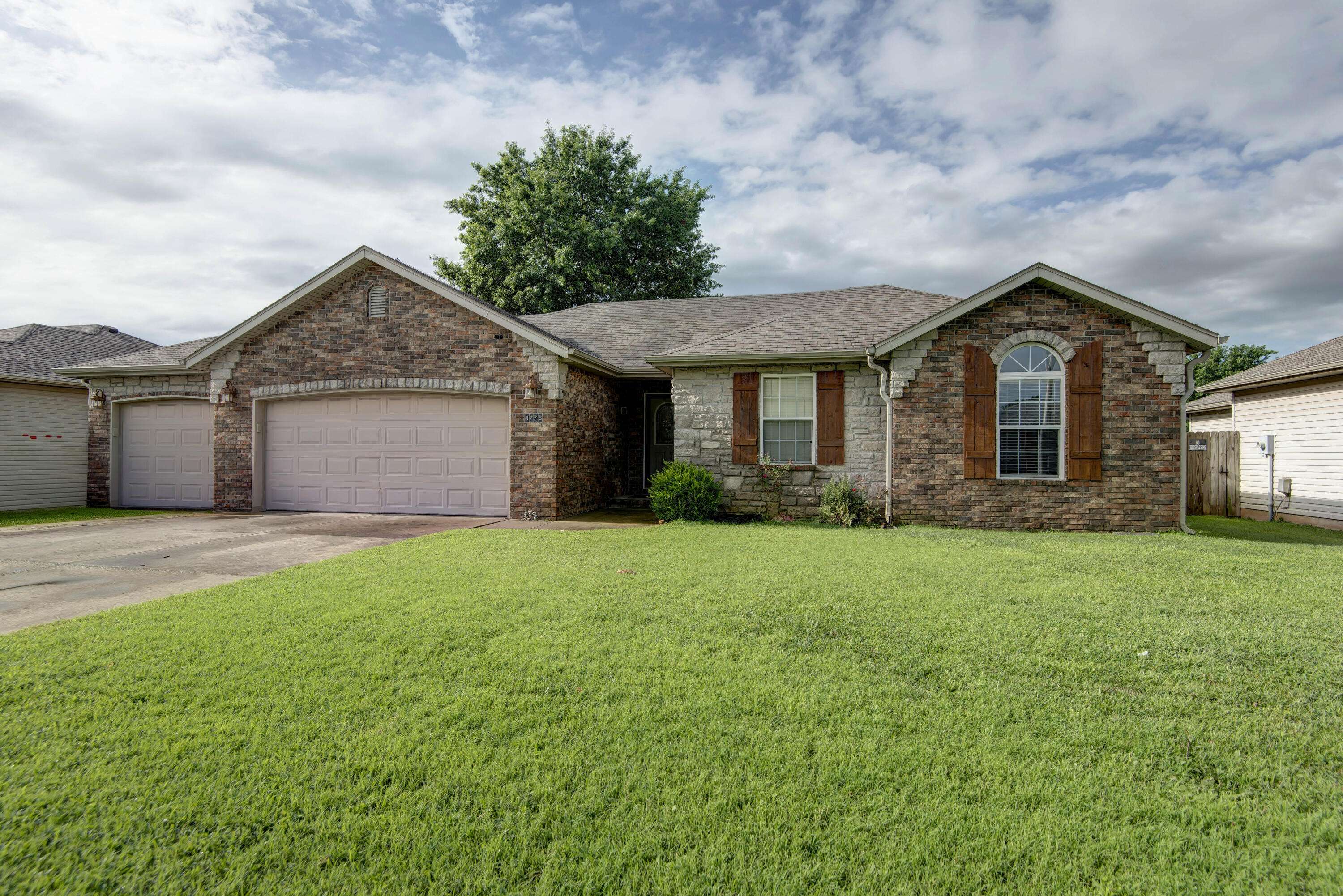 4776 W Stanford ST, Springfield, MO 65802
