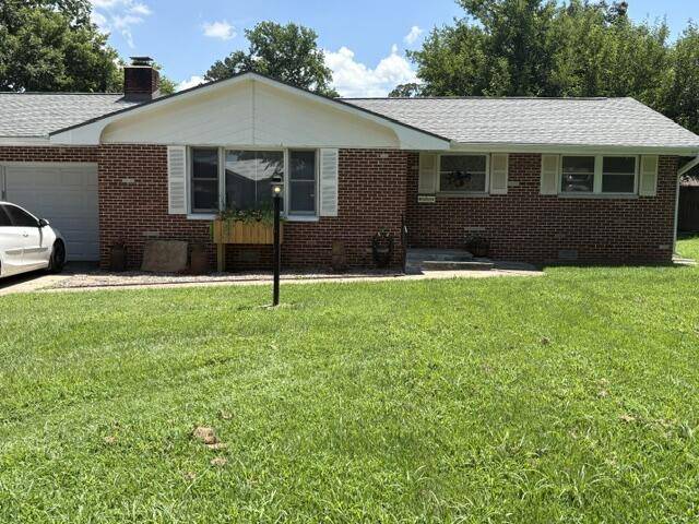 1404 S Madison AVE, Aurora, MO 65605