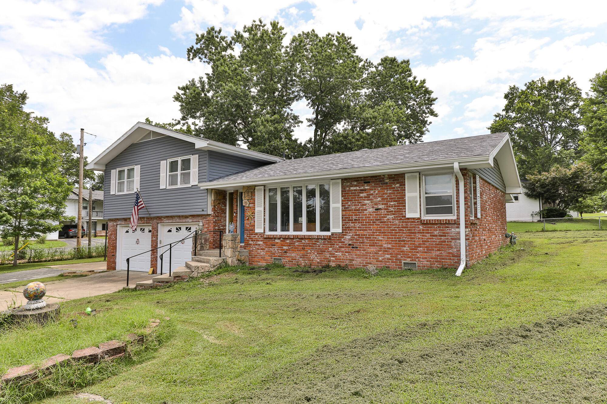 801 E Diane ST, Ozark, MO 65721