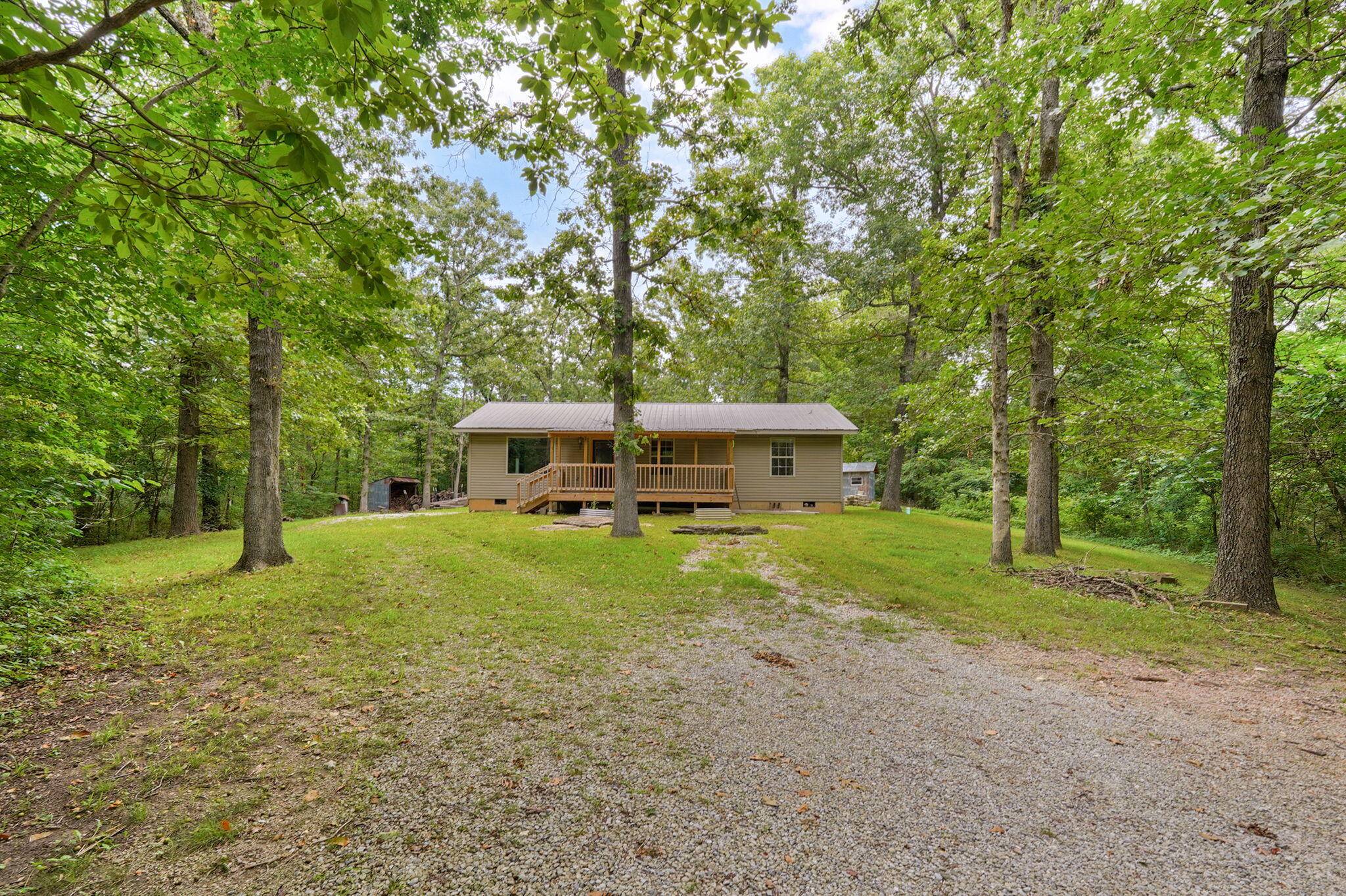 326 Arliss DR, Crane, MO 65633