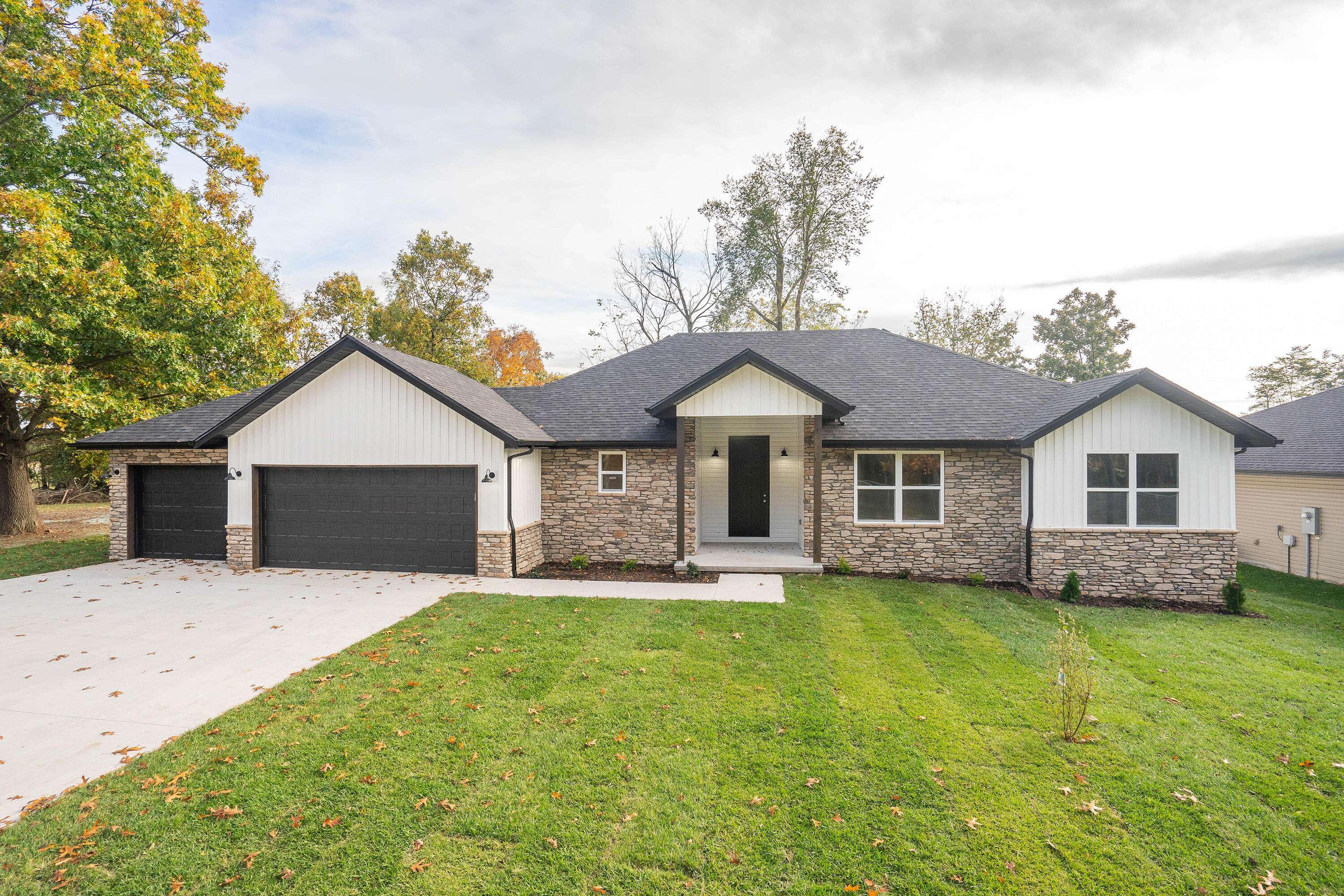 115 E Kelce LN #Lot 1, Republic, MO 65738