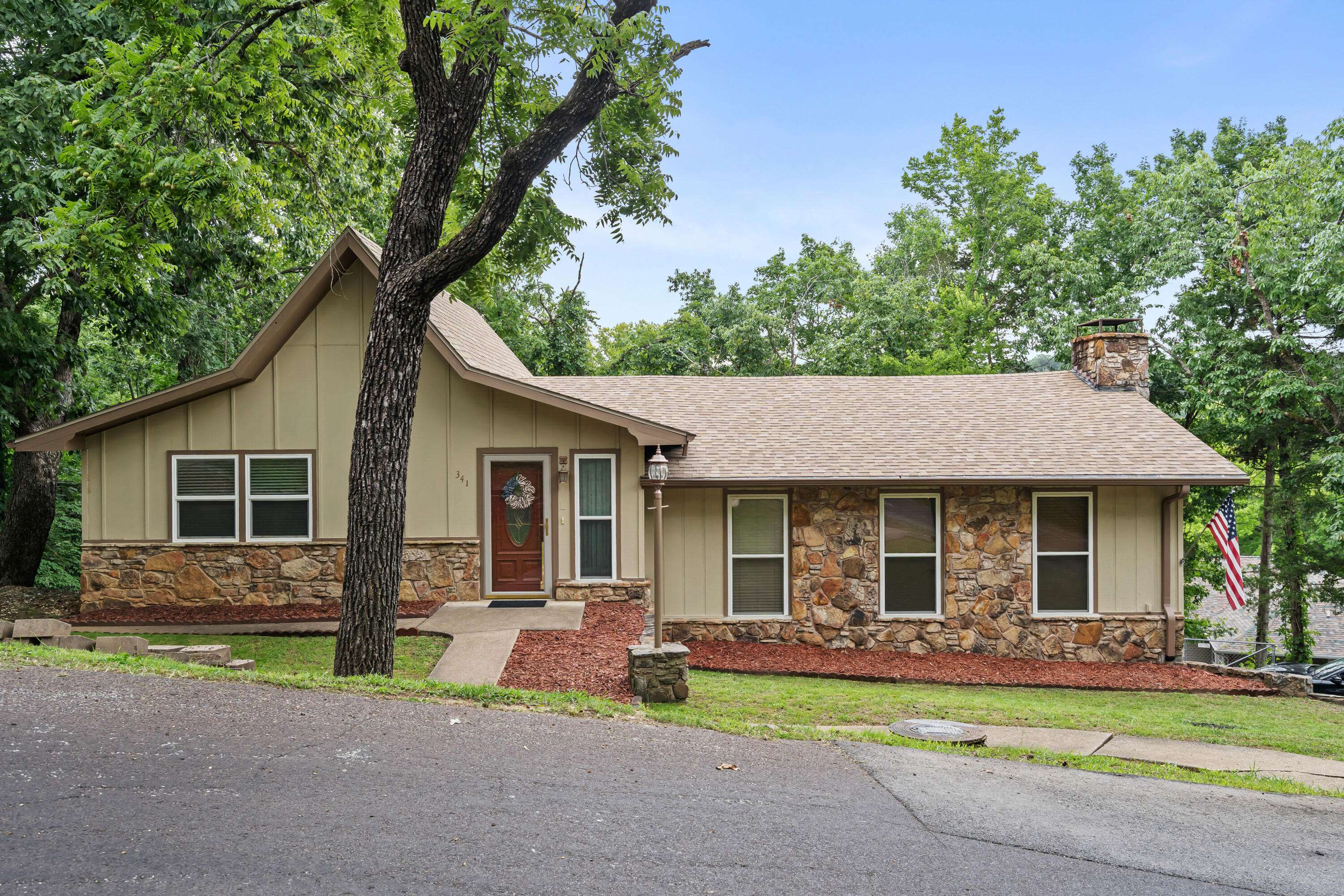 341 River DR, Branson, MO 65616