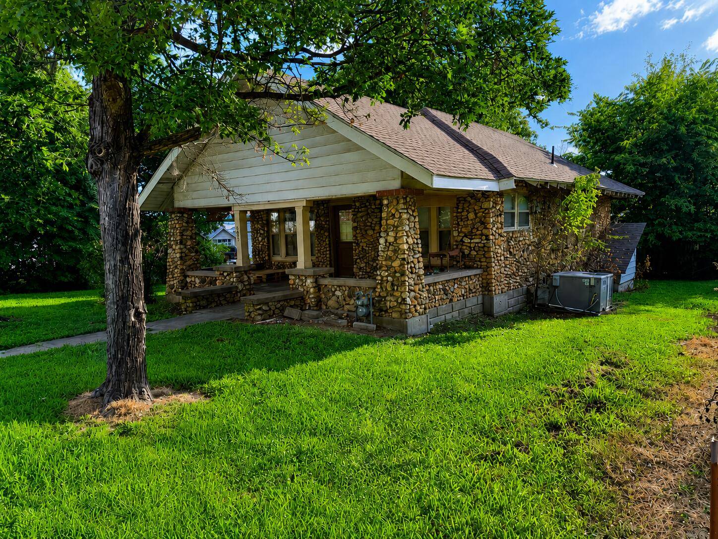 203 N Walnut ST, Anderson, MO 64831