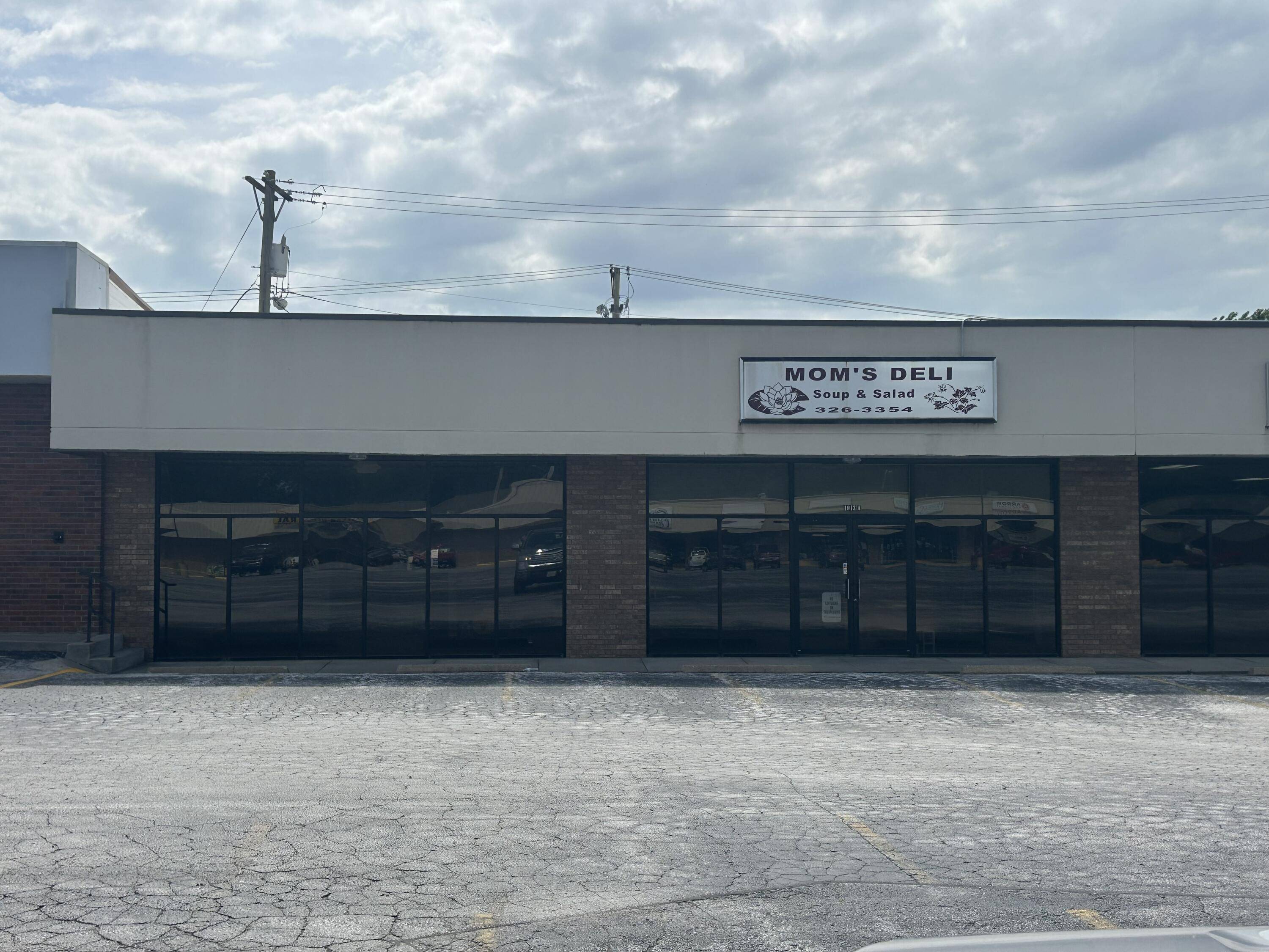 1913 A W Broadway ST, Bolivar, MO 65613