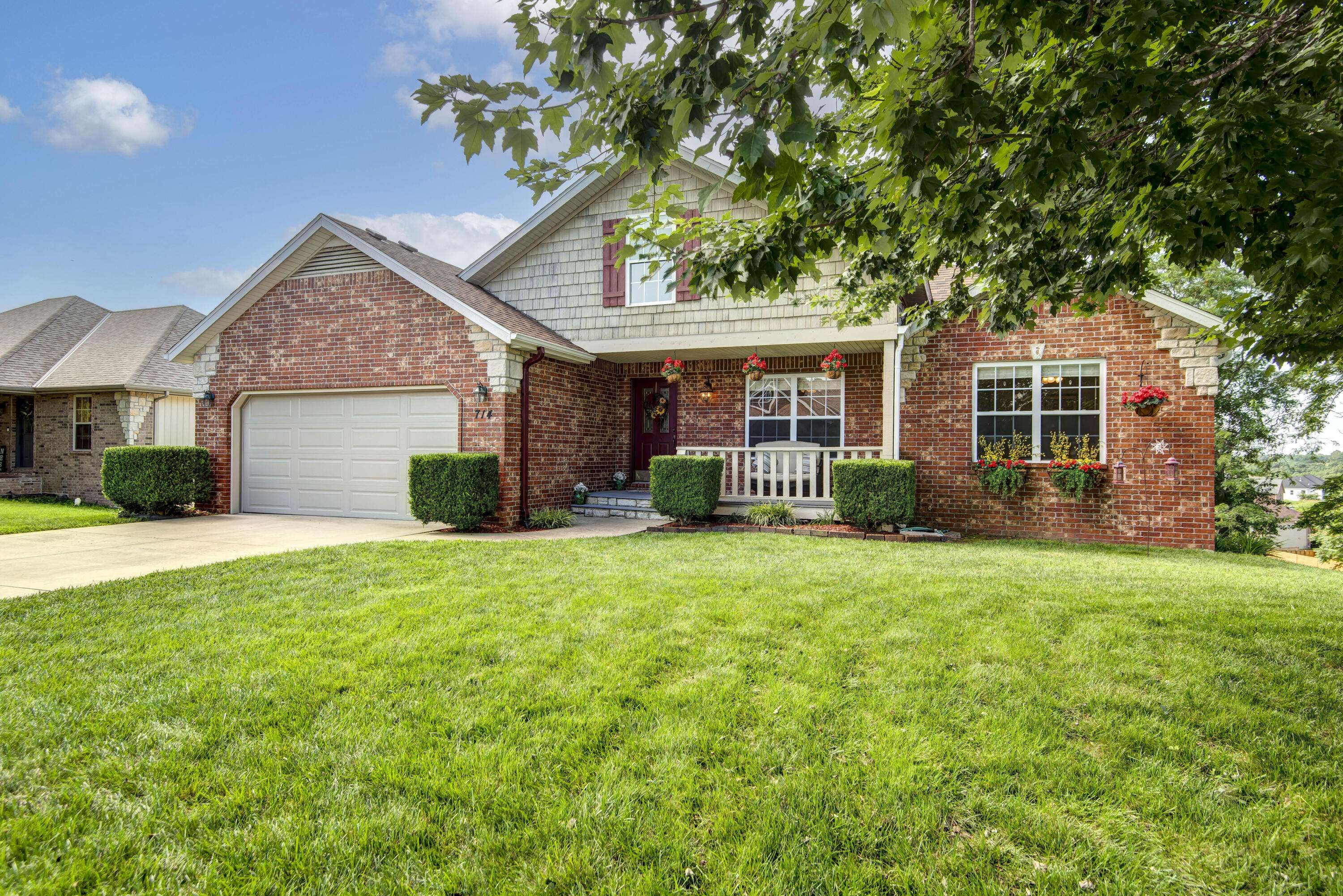 714 River Rock CT, Nixa, MO 65714
