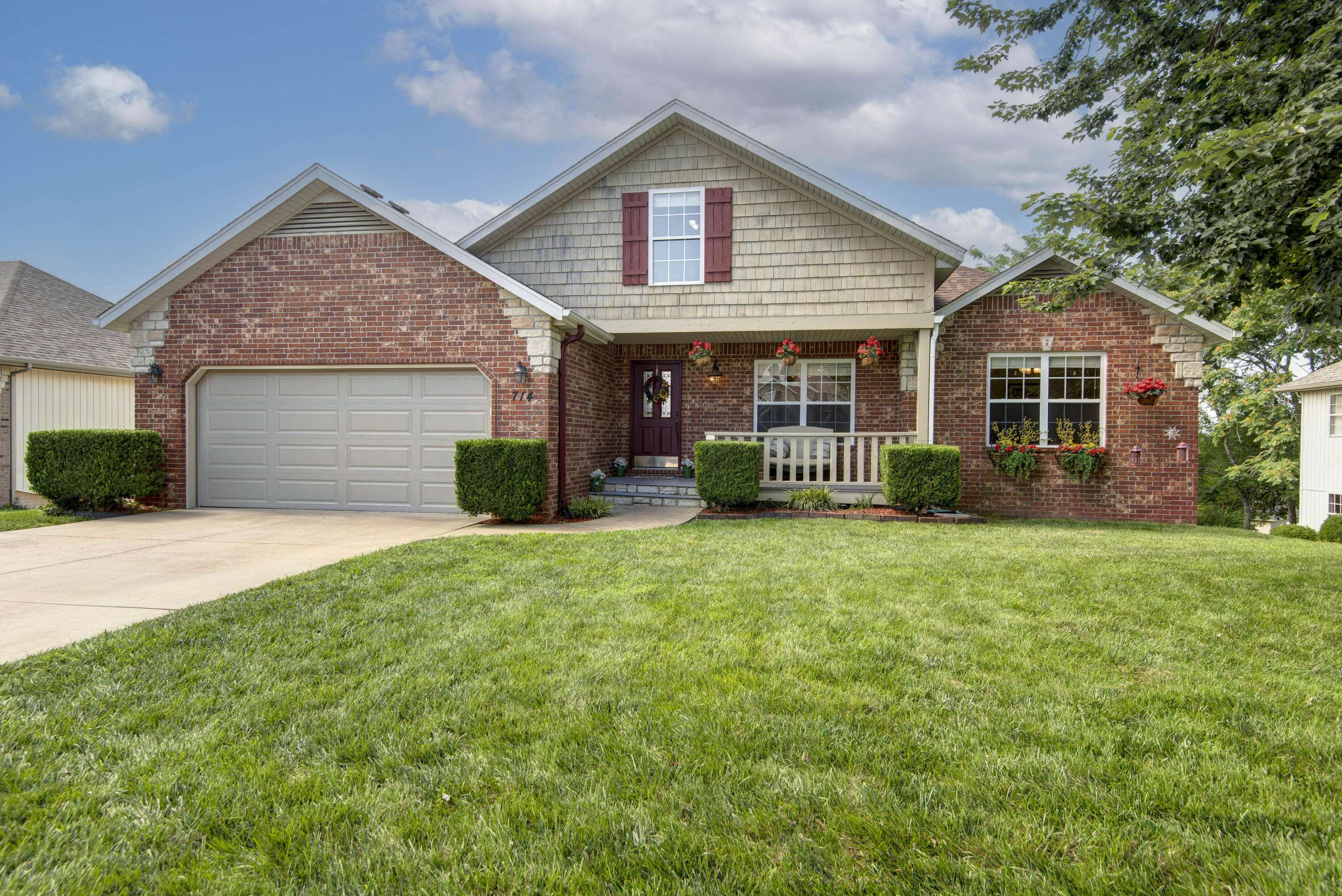714 River Rock CT, Nixa, MO 65714
