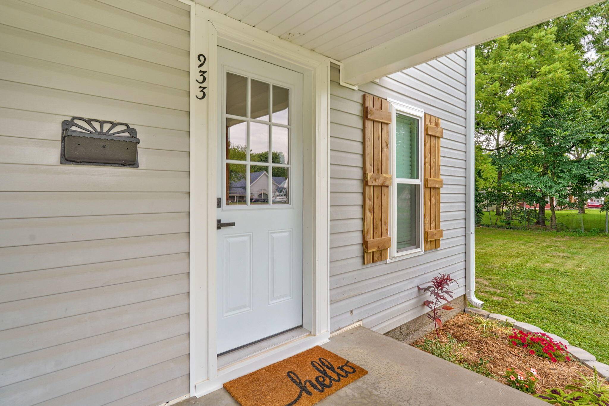 933 S Rinker AVE, Aurora, MO 65605